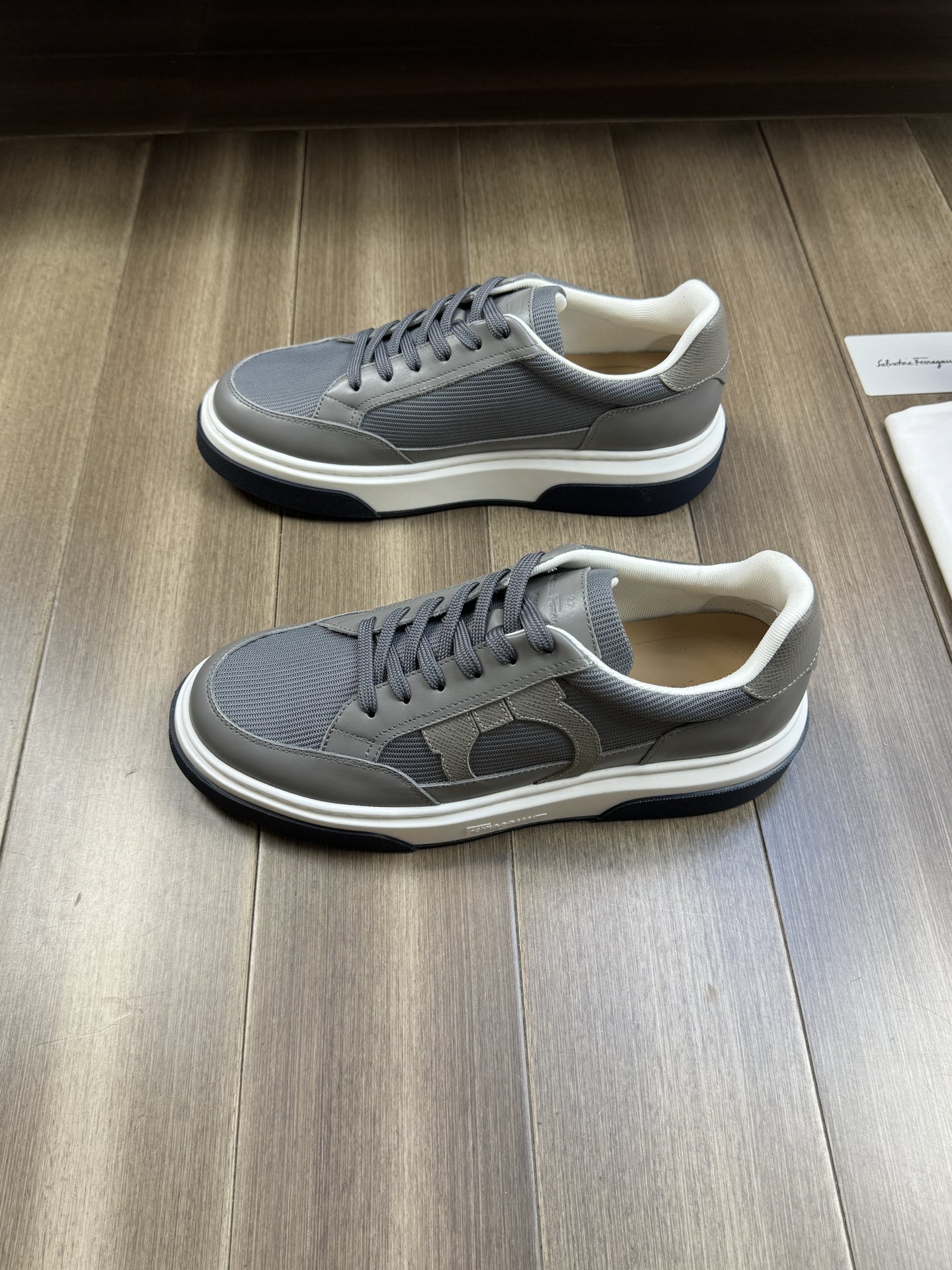 Ferragamo shoe This multi-color detailed picture is shot in real life video. Contact the home page. — Premium Replica