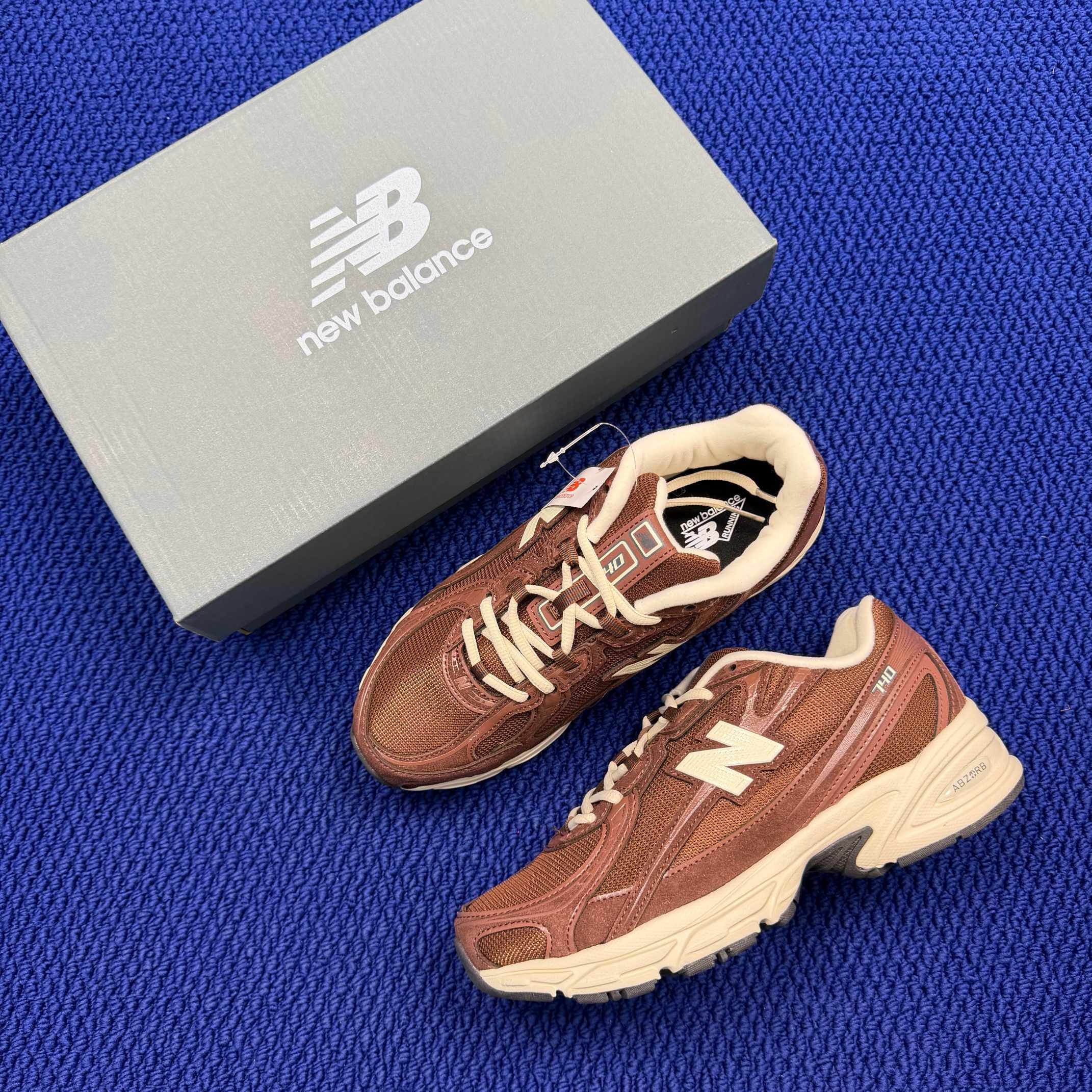 New Balance 740 U740TL2 Brown Cream Dark Grey EU 40 Training Shoe Men s BS-87081