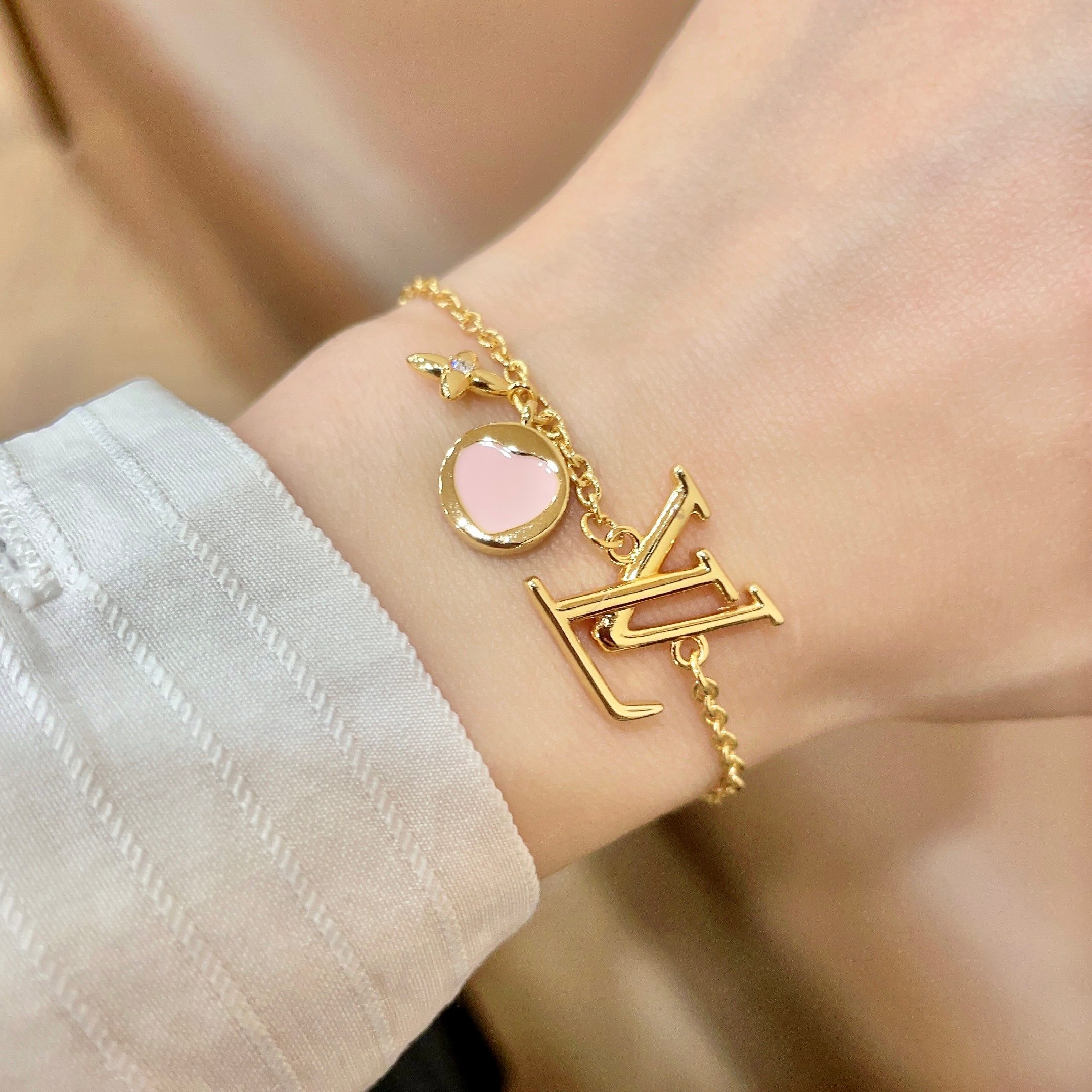 Louis Vuitton Jewelry LOUISVUITTON LV ． ． ． — 1:1 Replica