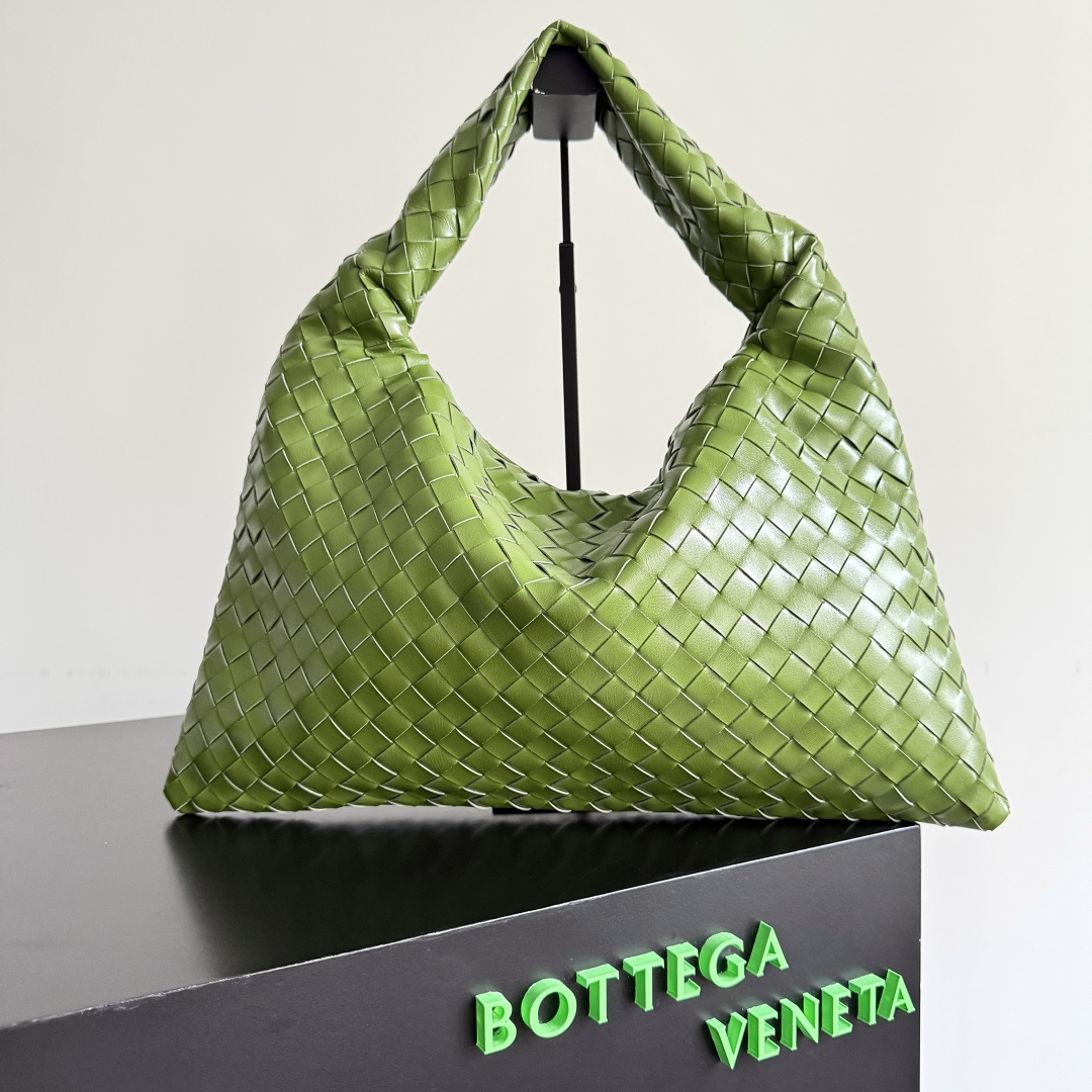 Bottega Veneta bag I seem to be obsessed with this BV bag recently The new Hop is really not too — AAA Quality Replica