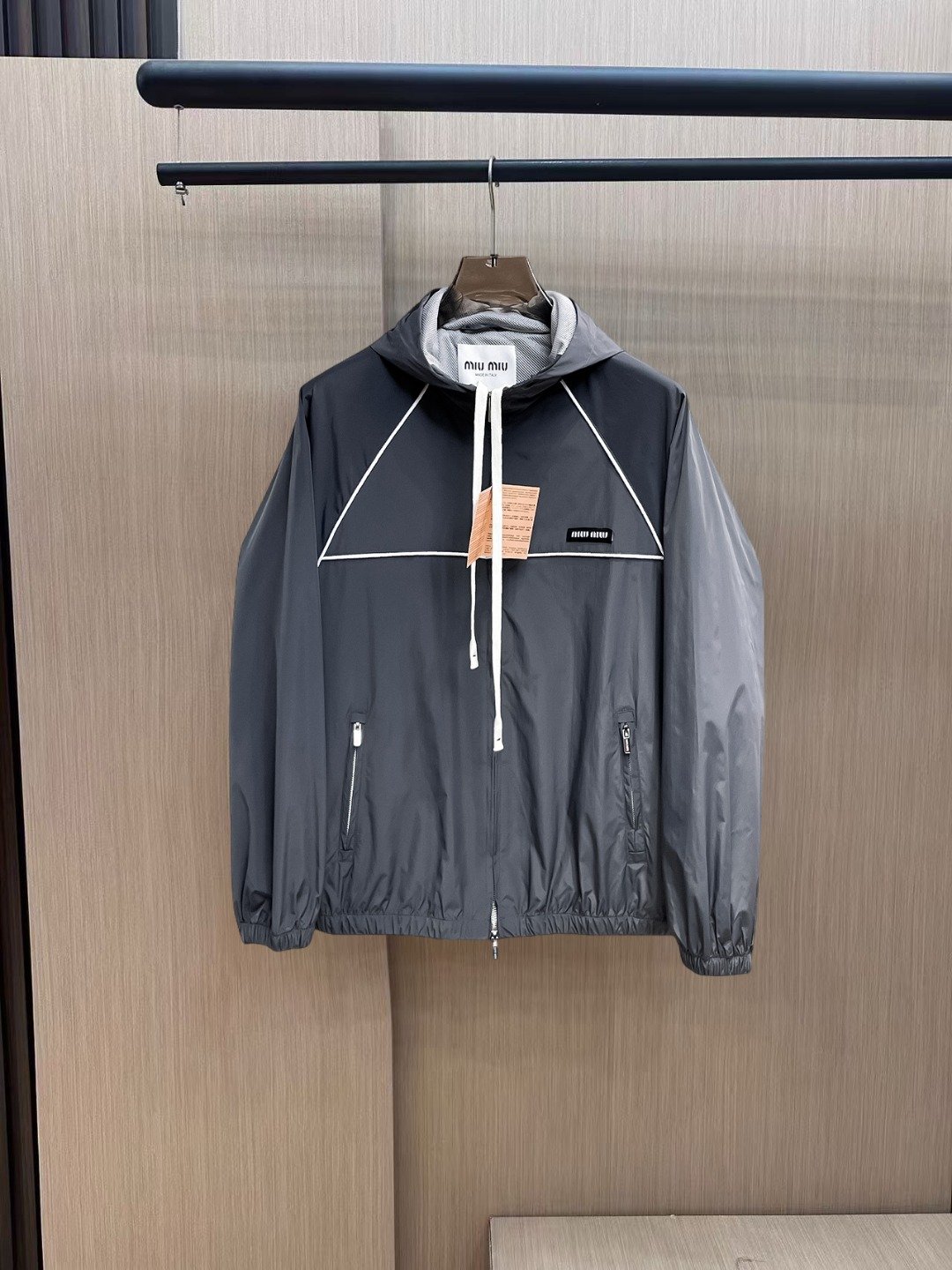 MIUMIU men miumiu ， ， 2026 New ， ， ， ， 。 ， ：M 3XL， 195