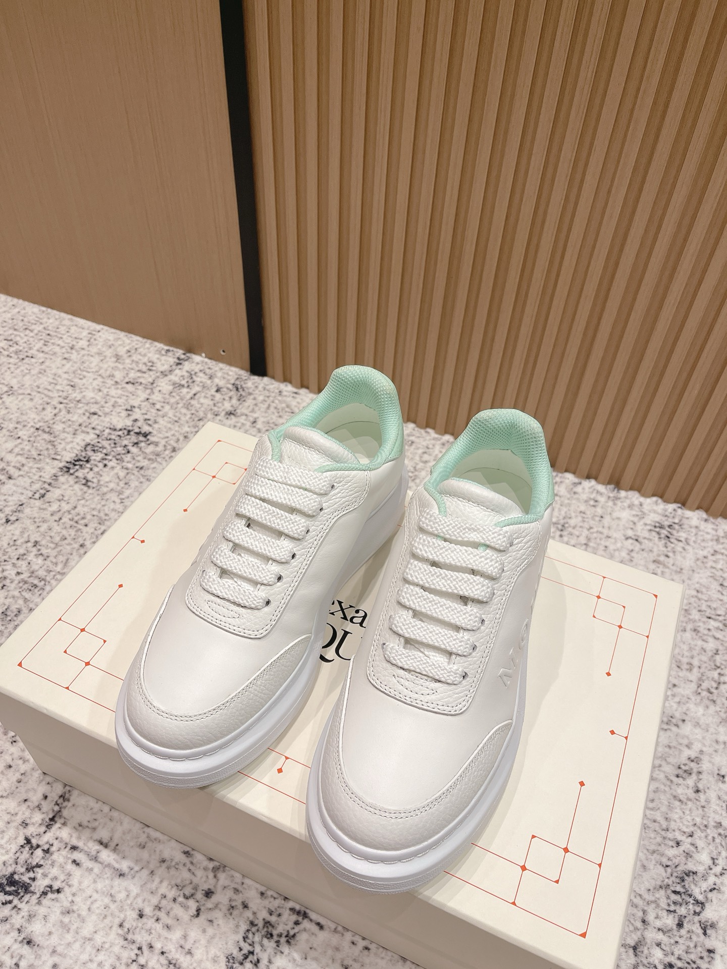 Chaussures Femme Alexander Mc Queen Niveau d'achat: quelques modèles