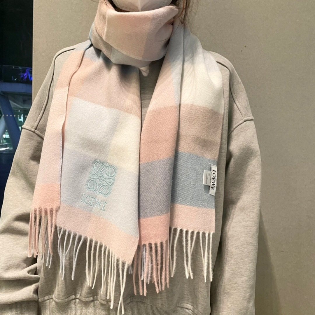 Loewe scarf ‼ LOEWE ~ ‼ Logo ~‼ 35cm ‼ 35*180cm ~ ~