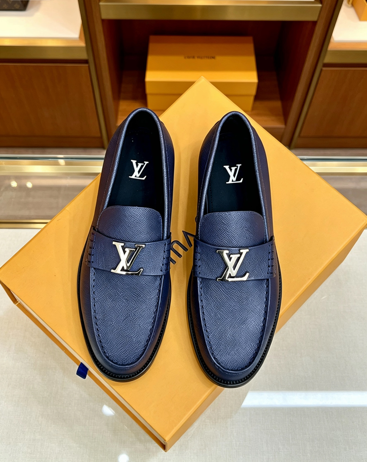 LV women's shoes Louis Vuitton LV 39-44 38.45.46 ¥ — Premium Replica