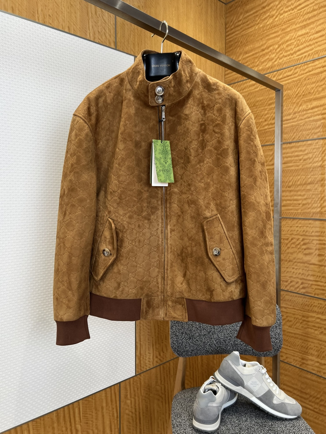 Gucci uomo GUCCI Giacca in pelle martellata scamosciata con colletto rialzato con doppia G in rilievo
