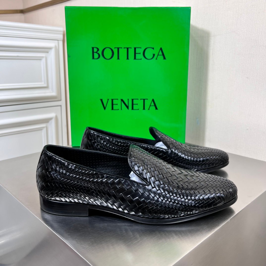 bottega veneta shoe Men's Business Casual Leather Loafers Hand-Woven Cowhide Upper Water-Dyed Cowhide Lining Cowhide Feet Injection Molded Leather Outsole Standard Sizes