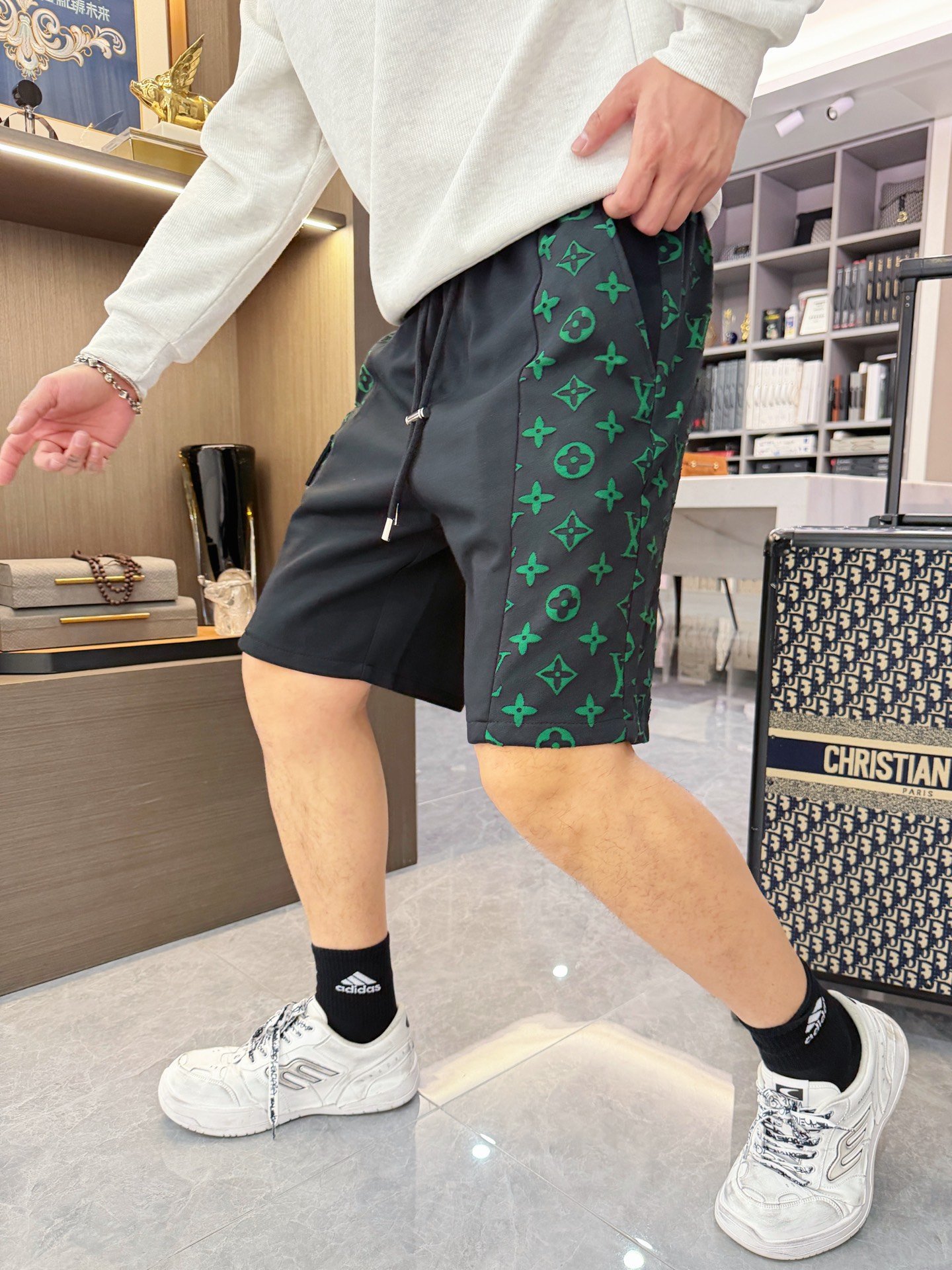 LV men LV 2026 New ， ， ， ， logo ， ！ ！ ：M-XXXL