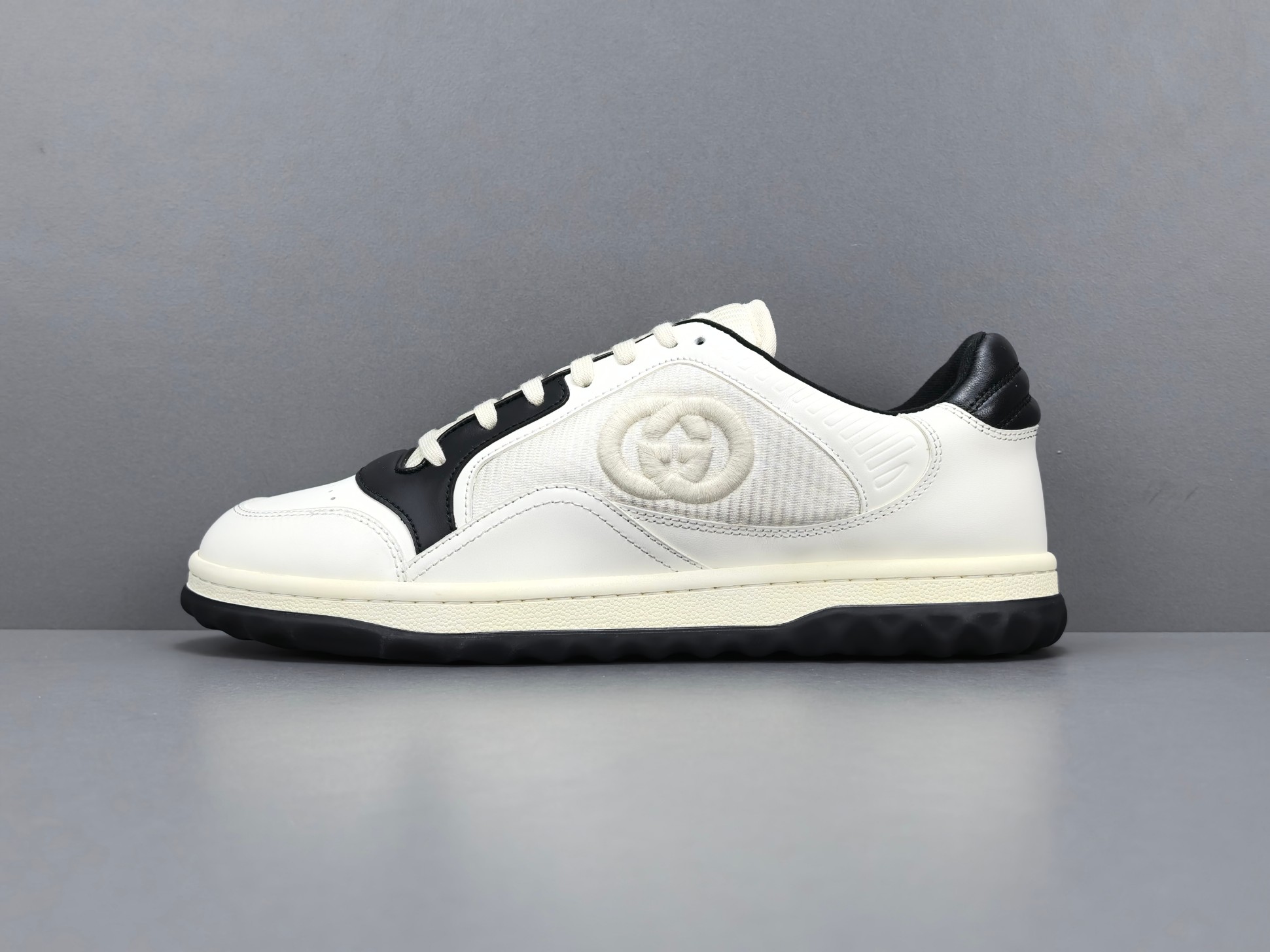 GUCCI SHOE P Channel Advantage, im Großhandel erhältlich