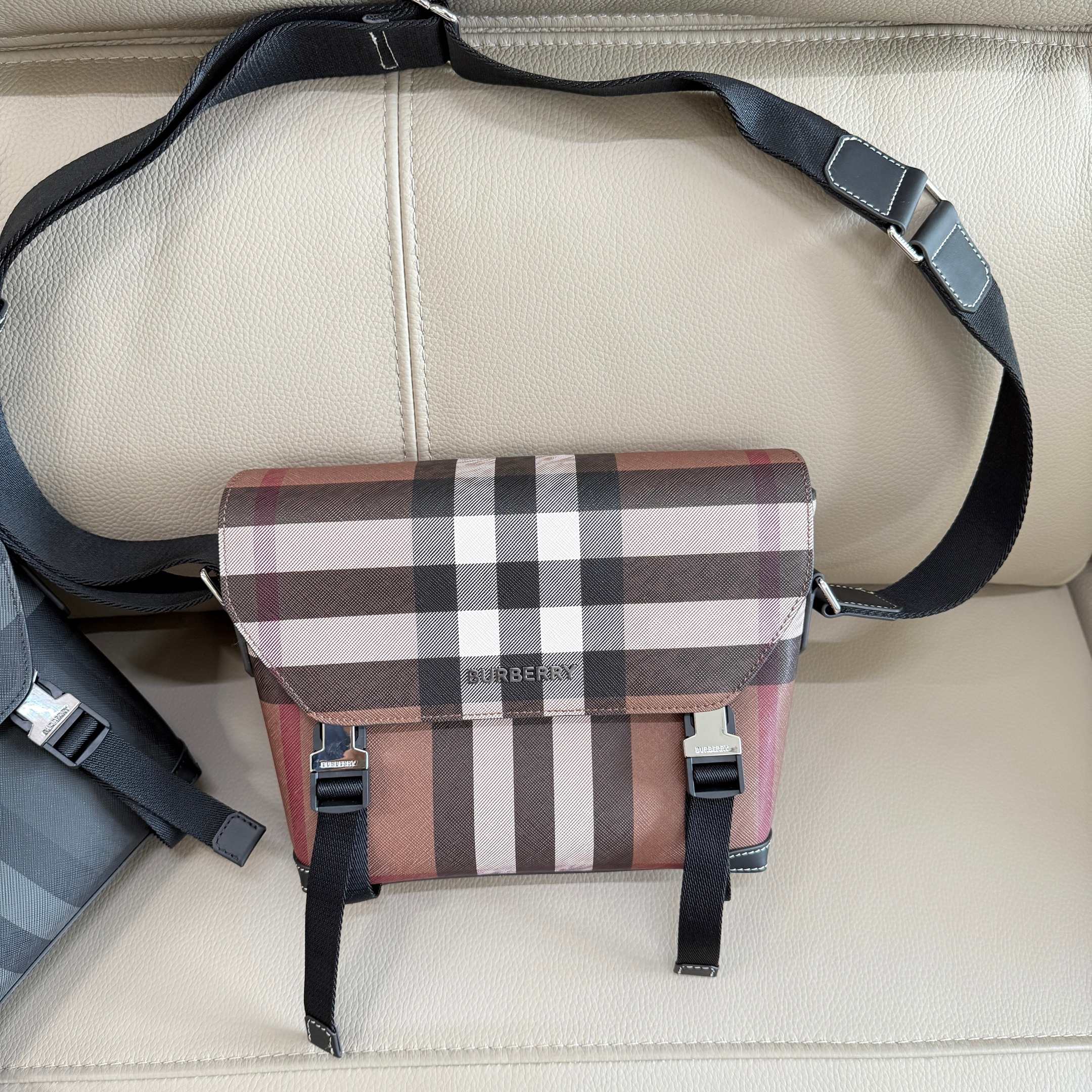 Burberry väska B Ny 30 % 29x20x8,5