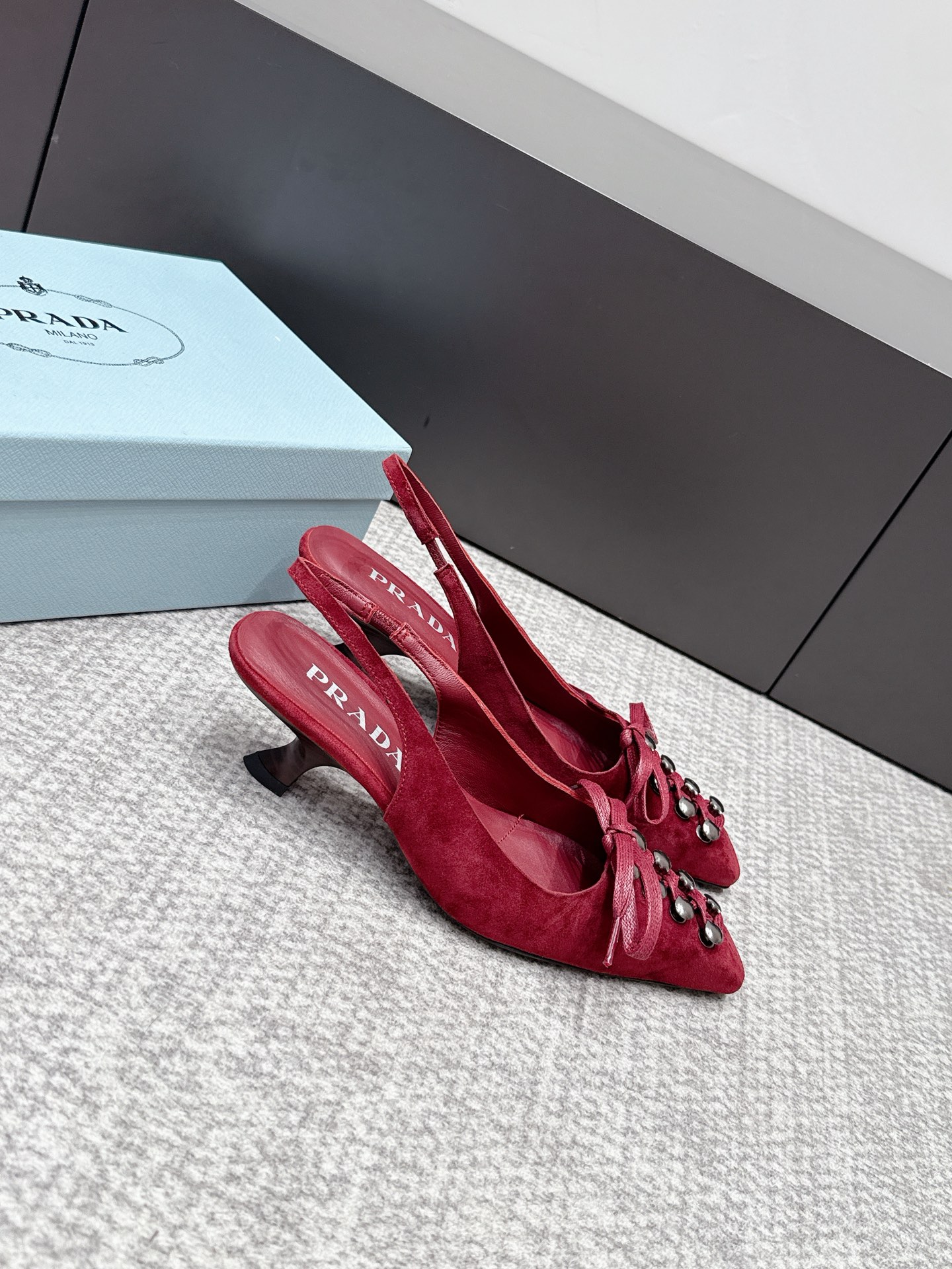 Prada women's shoes SSS launches Prada’s latest long boots, sandals, thin heels, empty backs, — 1:1 Replica For Sale