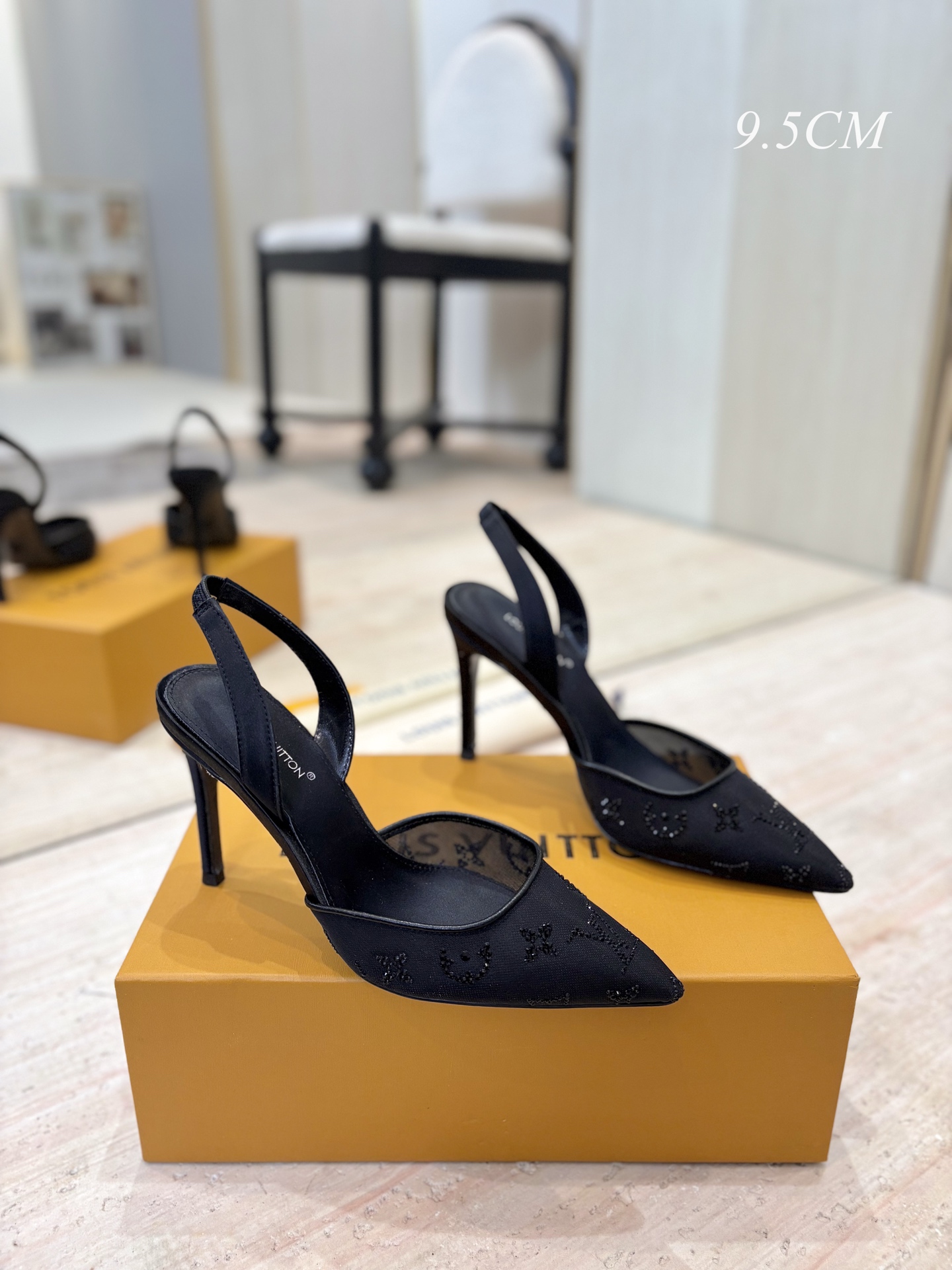 LV women's shoes Ex-factory price: — 1:1 Replica