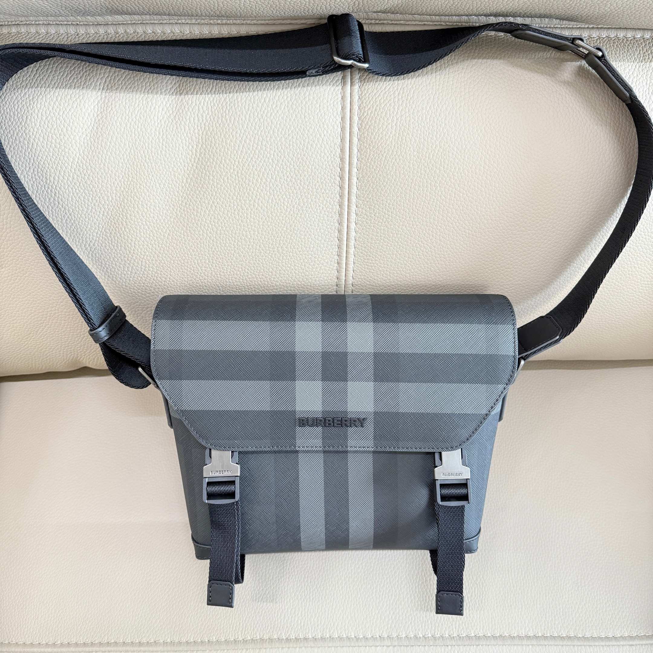 Burberry Tasche B Neu 30% 29x20x8,5