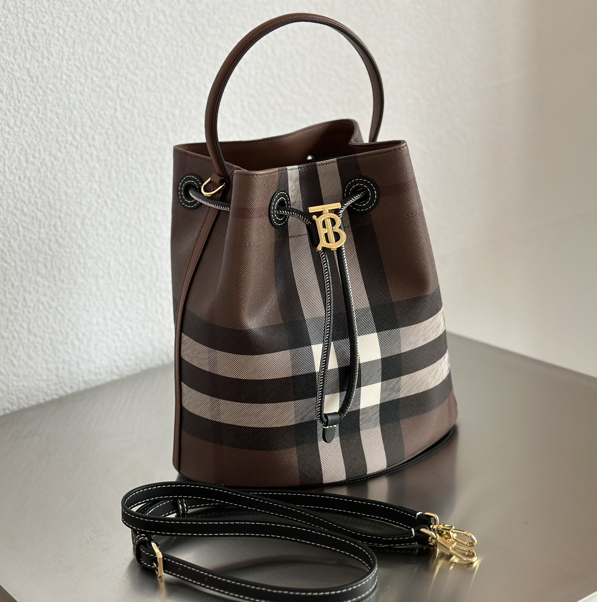 Burberry bag Bestillingsbilde, pakkebilde, størrelse 27/27/17
