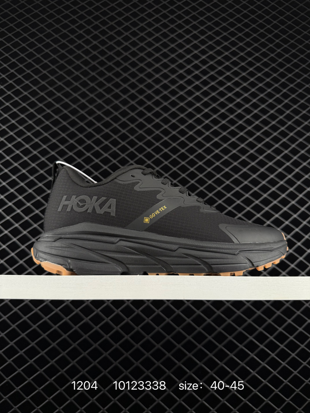 HOKA ONE ONE Clifton 9 GTX Black Gum Yellow EU 40-45 Running Shoe Running Sneakers - Men s BS-86365