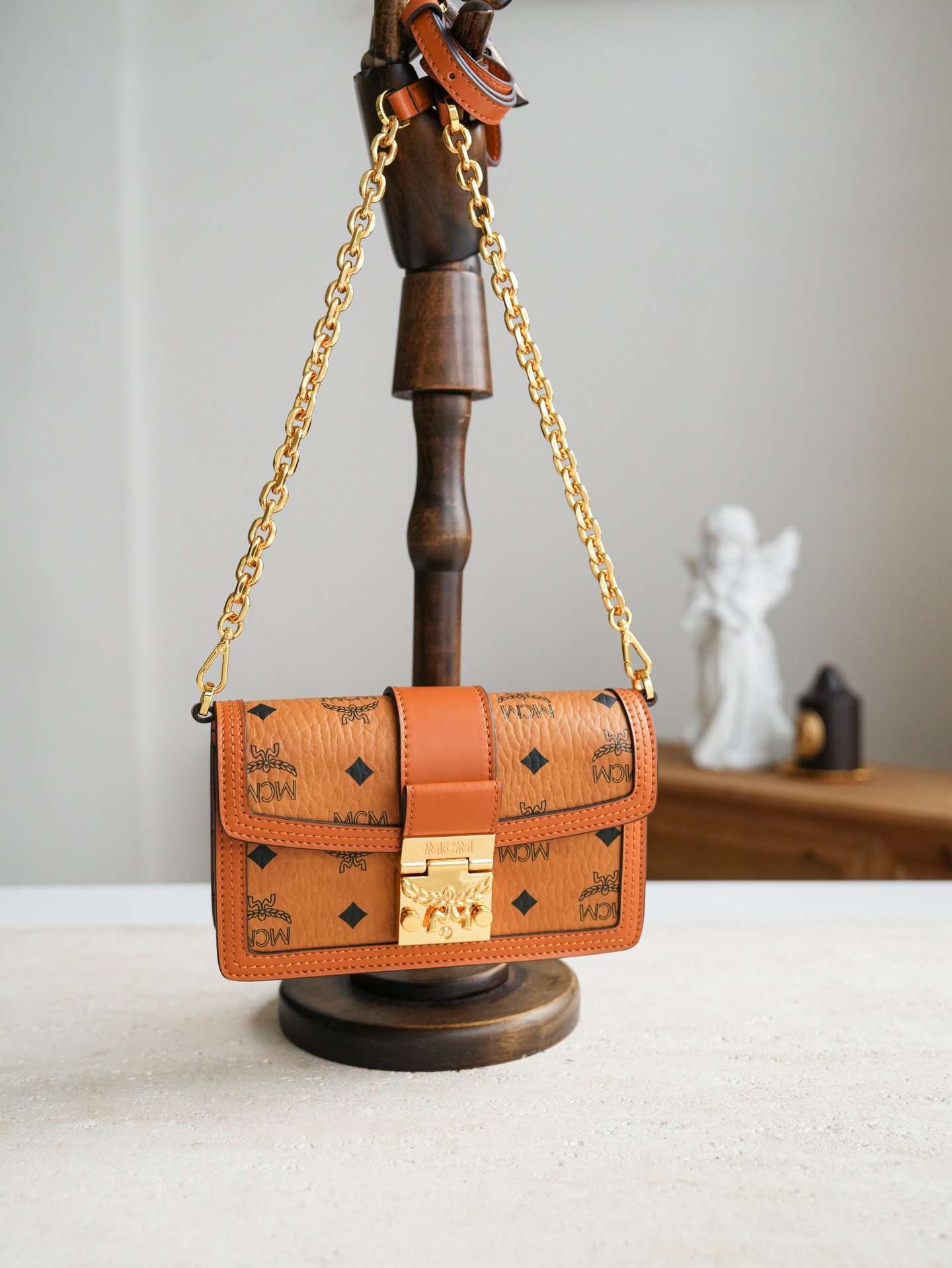 MCM bag 𝐌𝐂𝐌 𝐓𝐫𝐚𝐜𝐲 𝐕𝐢𝐬𝐞𝐭𝐨𝐬