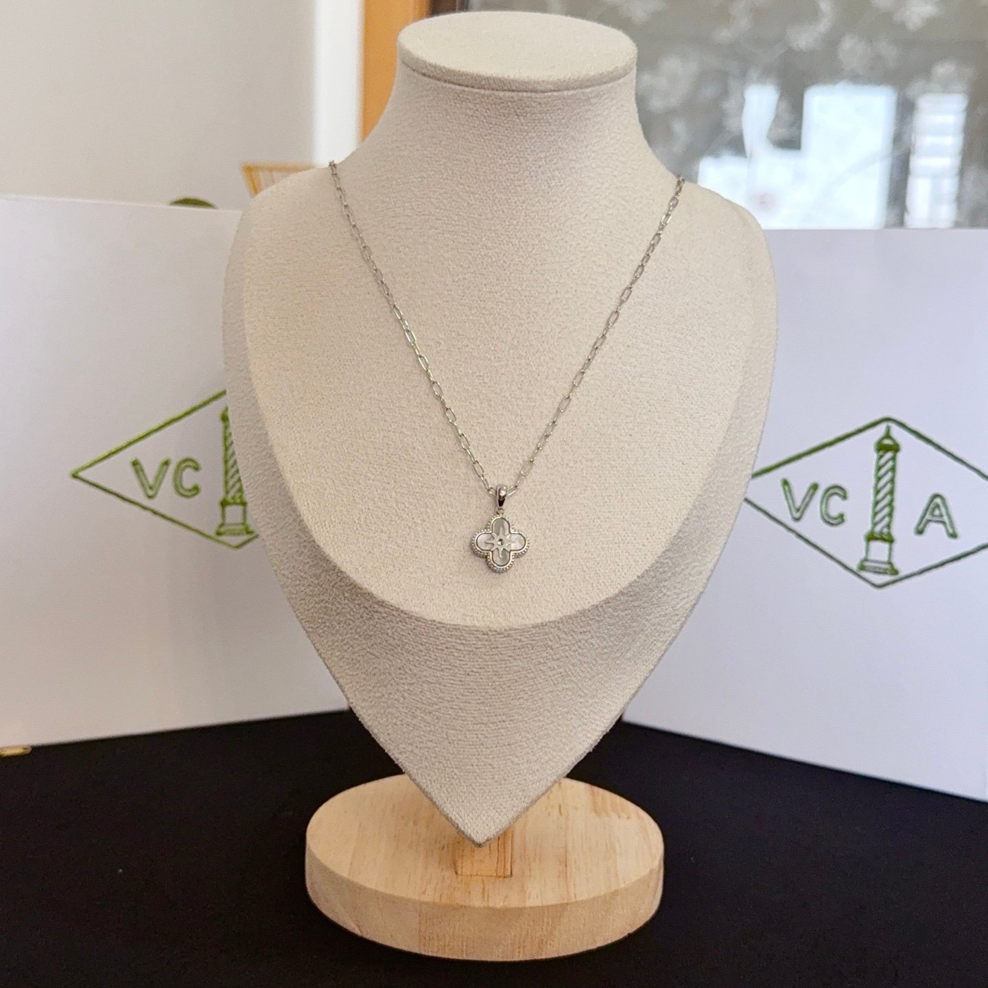 Van Cleef Arpels Alhambra necklace silver white gold white mother-of-pearl diamond 42cm