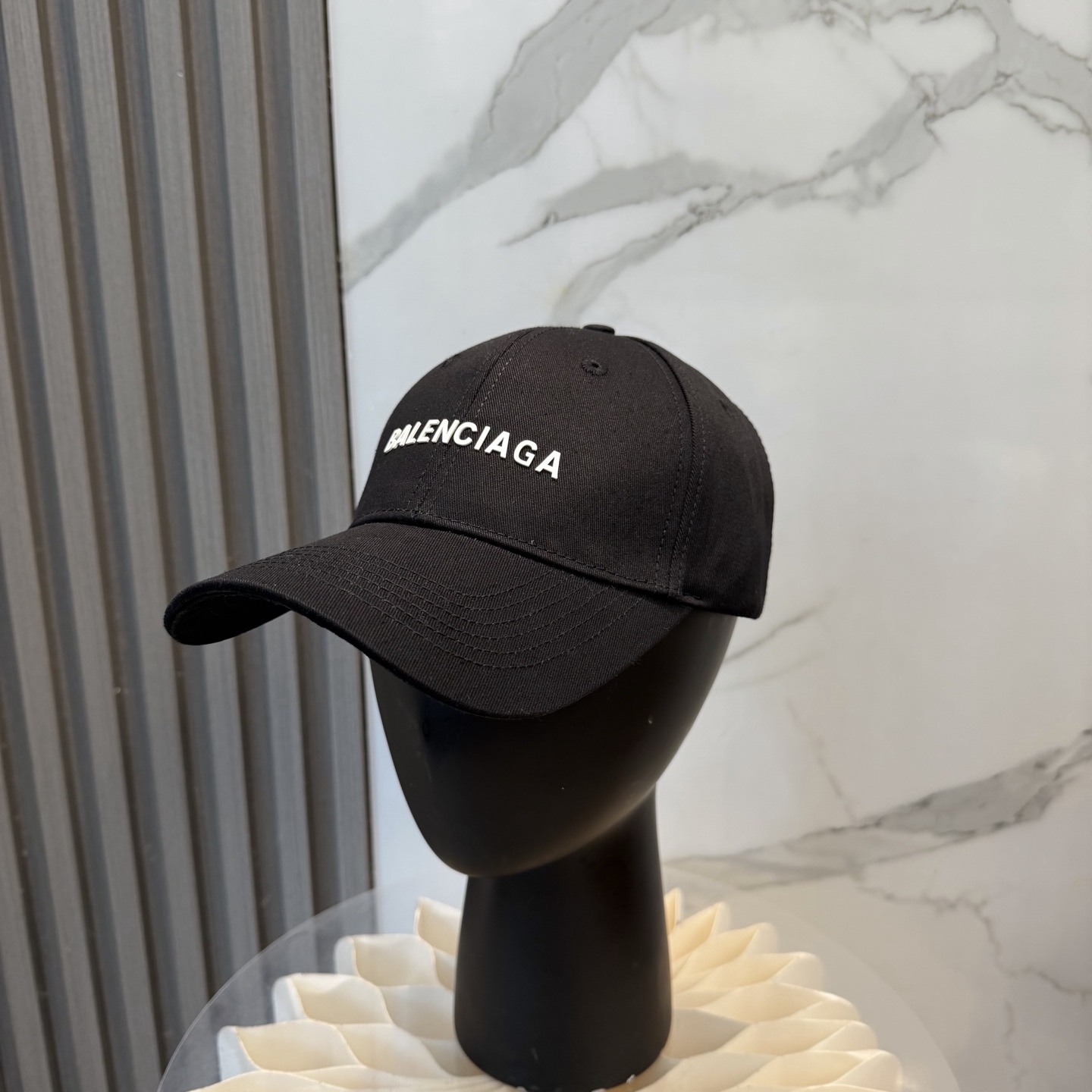 Balenciaga hoed Balenciaga Nieuw