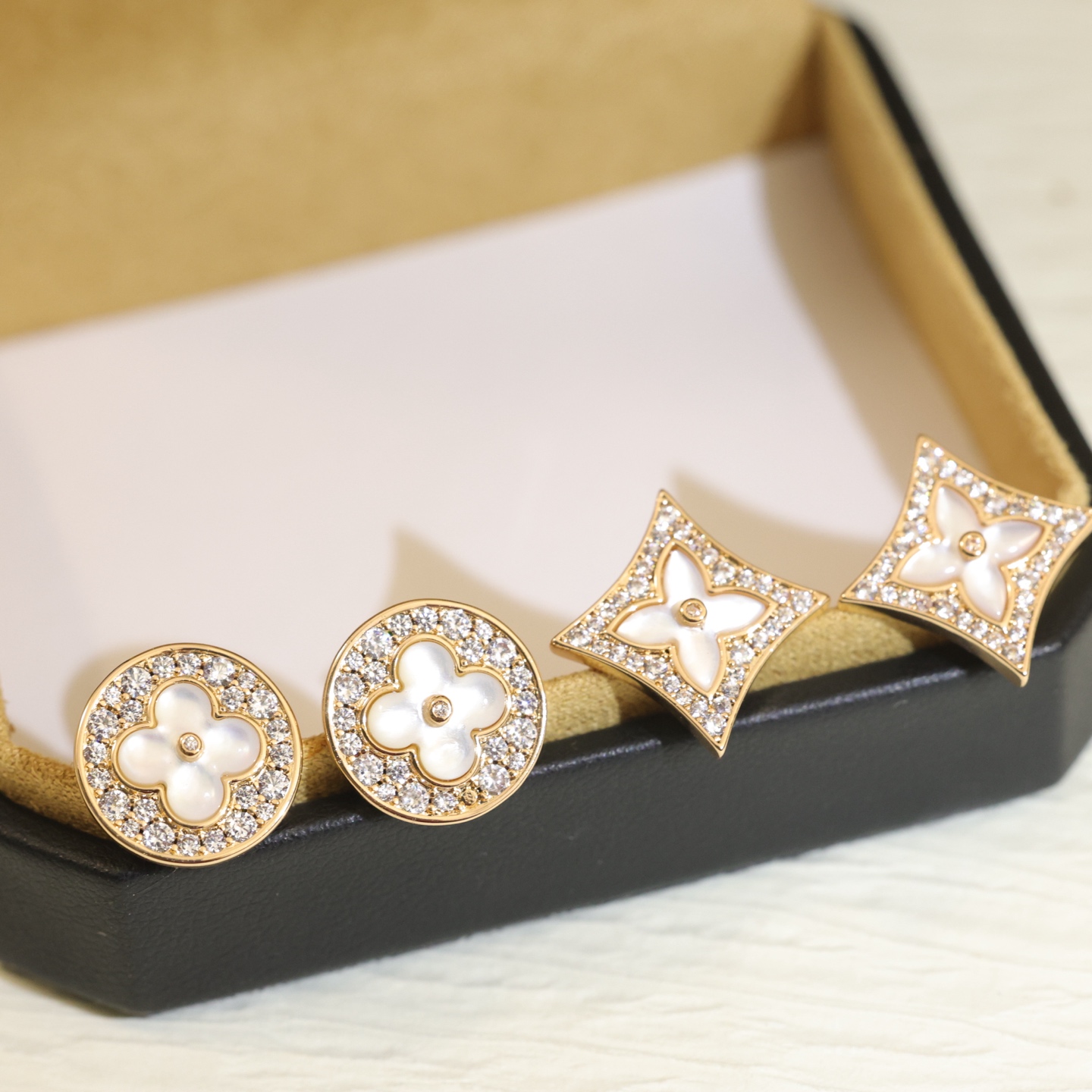 Louis Vuitton Jewelry Luxury LV earrings, 925 sterling silver needles, matte gold material, flying — Premium Replica