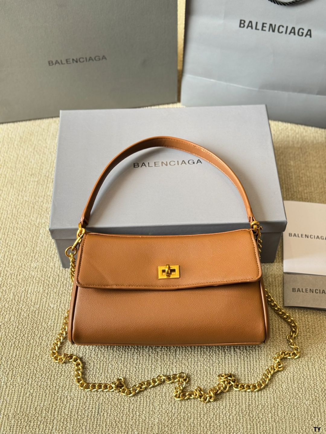 Bolsa Balenciaga compartilha Rodeo Nano
