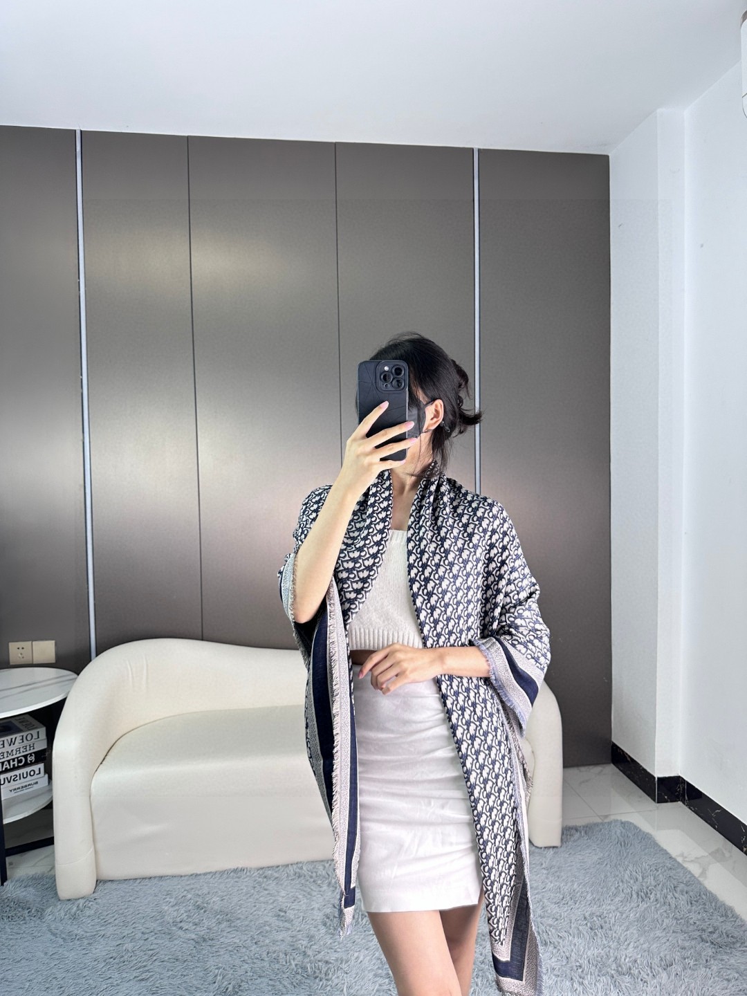 Dior scarf Dior shawl Classic lettering with the gorgeous texture of silk and wool blend, it goes — 1:1 Replica