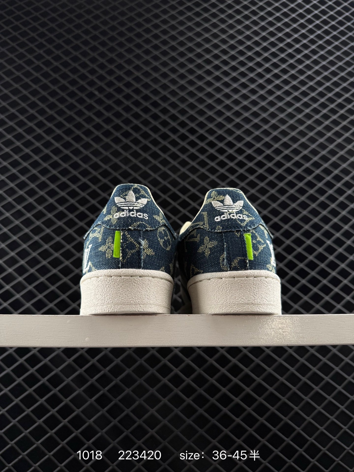 Adidas Originals Superstar LOGO 3D ：BZ9