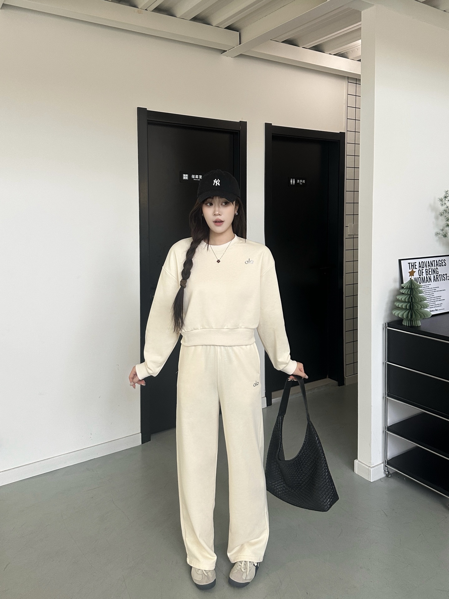 Alo Leggings Perfect for a quick outfit for eight in the morning! — 1:1 Replica For Sale