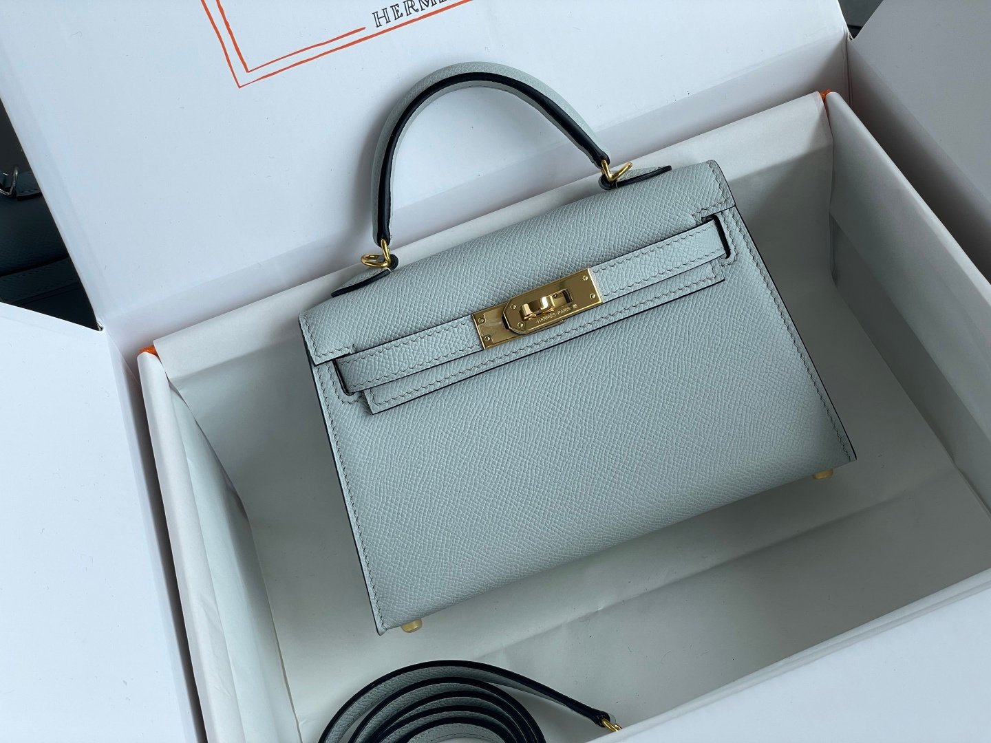 Hermes bag 𝗠𝗶𝗻𝗶 𝗸𝗲𝗹𝗹𝘆 second generation