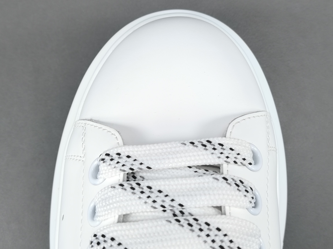 Scarpe Alexander Mc Queen P Channel Advantage disponibili all'ingrosso