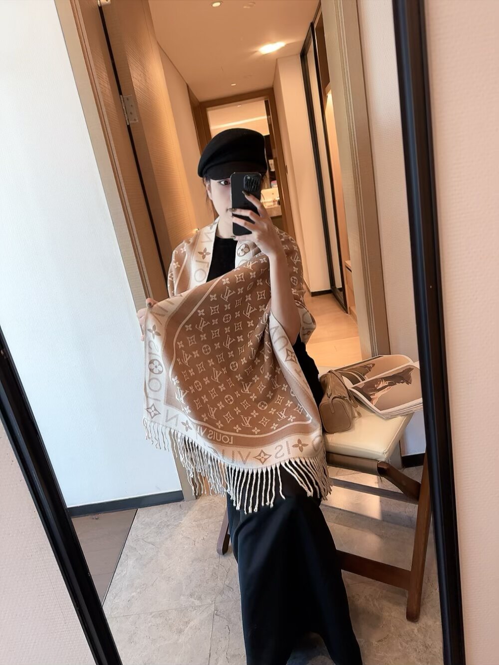 LV scarf New Louis Vuitton 1:1 ， Simply LV Monogram ， Louis Vuitton ， ， Reykjavik Logomania 。 ：100% ， ：196*65