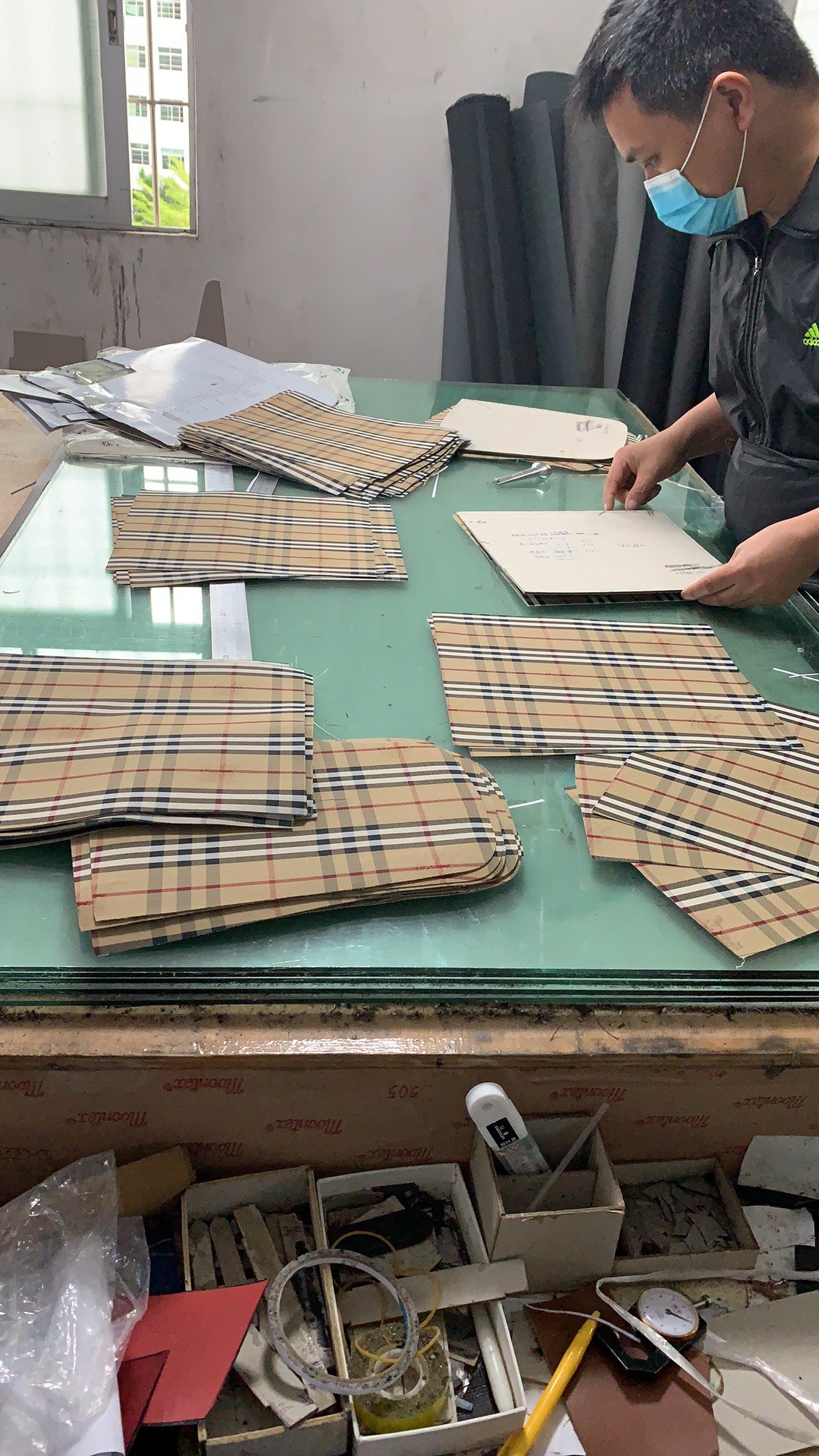 Burberry bag Everyone in our family draws materials according to the flowers and patterns. — Premium Replica