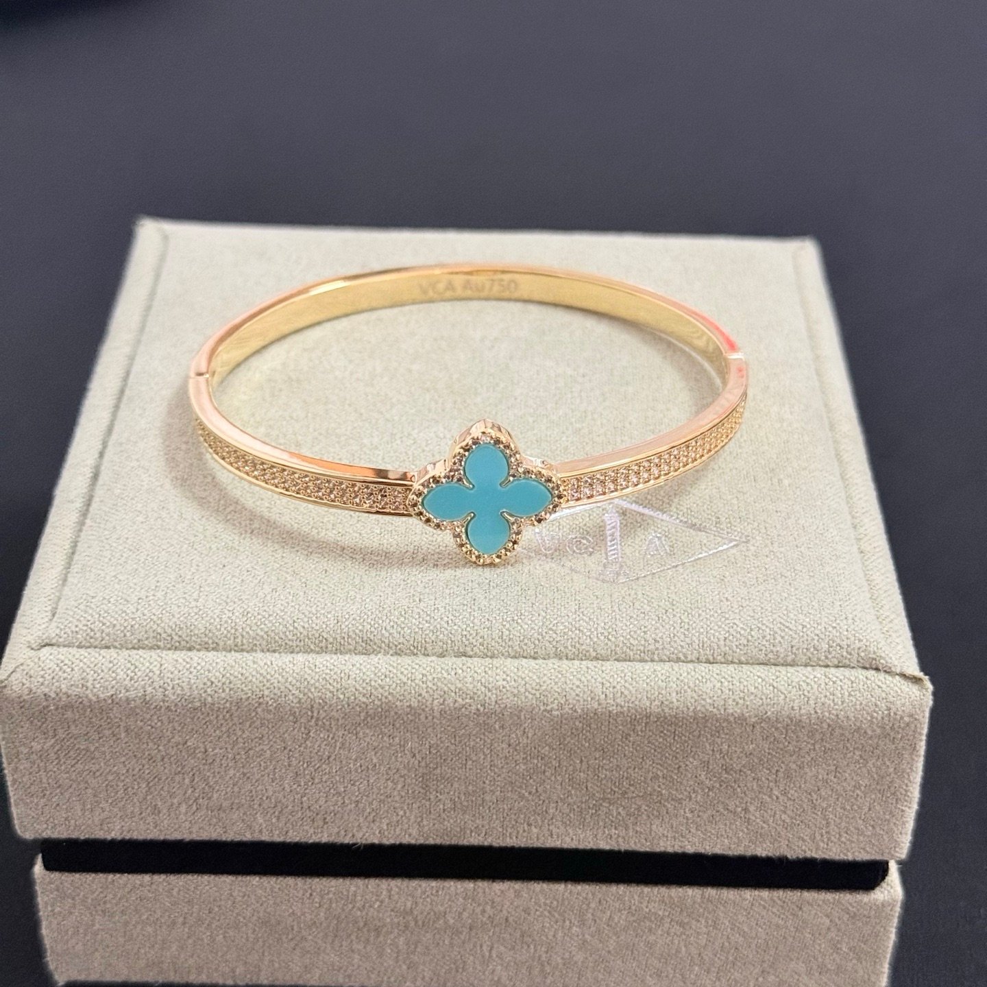 Van Cleef Arpels Bracelet Alhambra or jaune 18 carats diamant turquoise 17cm