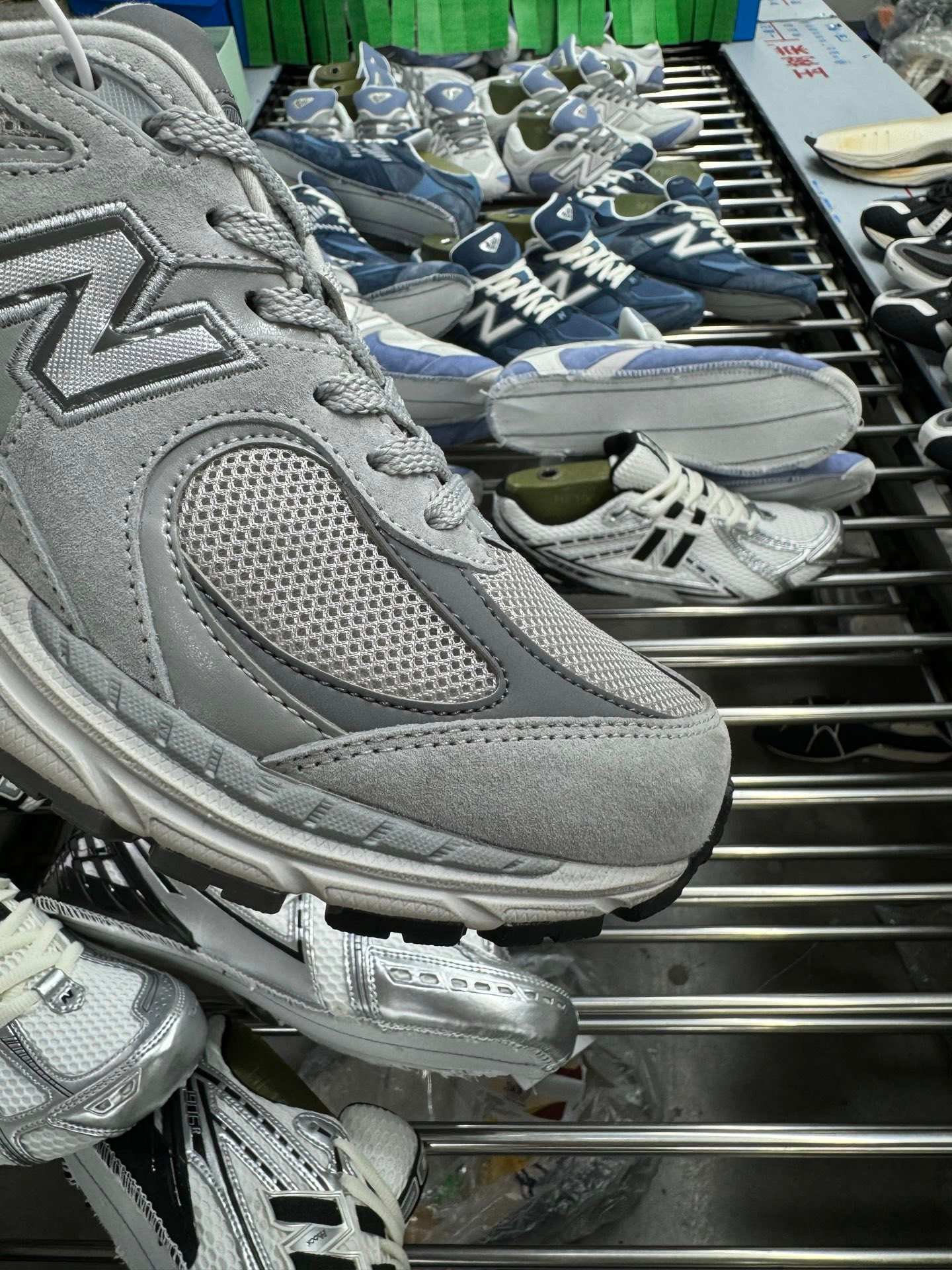 New Balance NB2002 RO