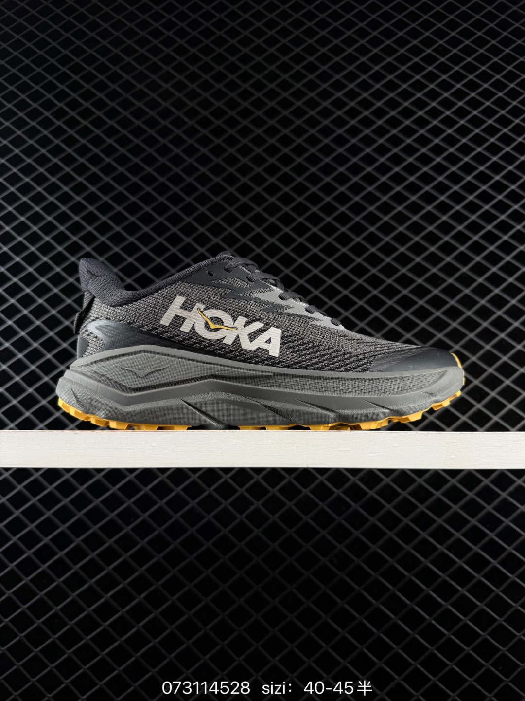 HOKA ONE ONE Challenger 8 Dark Grey Black Yellow EU 40-45 Trail Shoe Trail Running Sneakers - Men s BS-86133