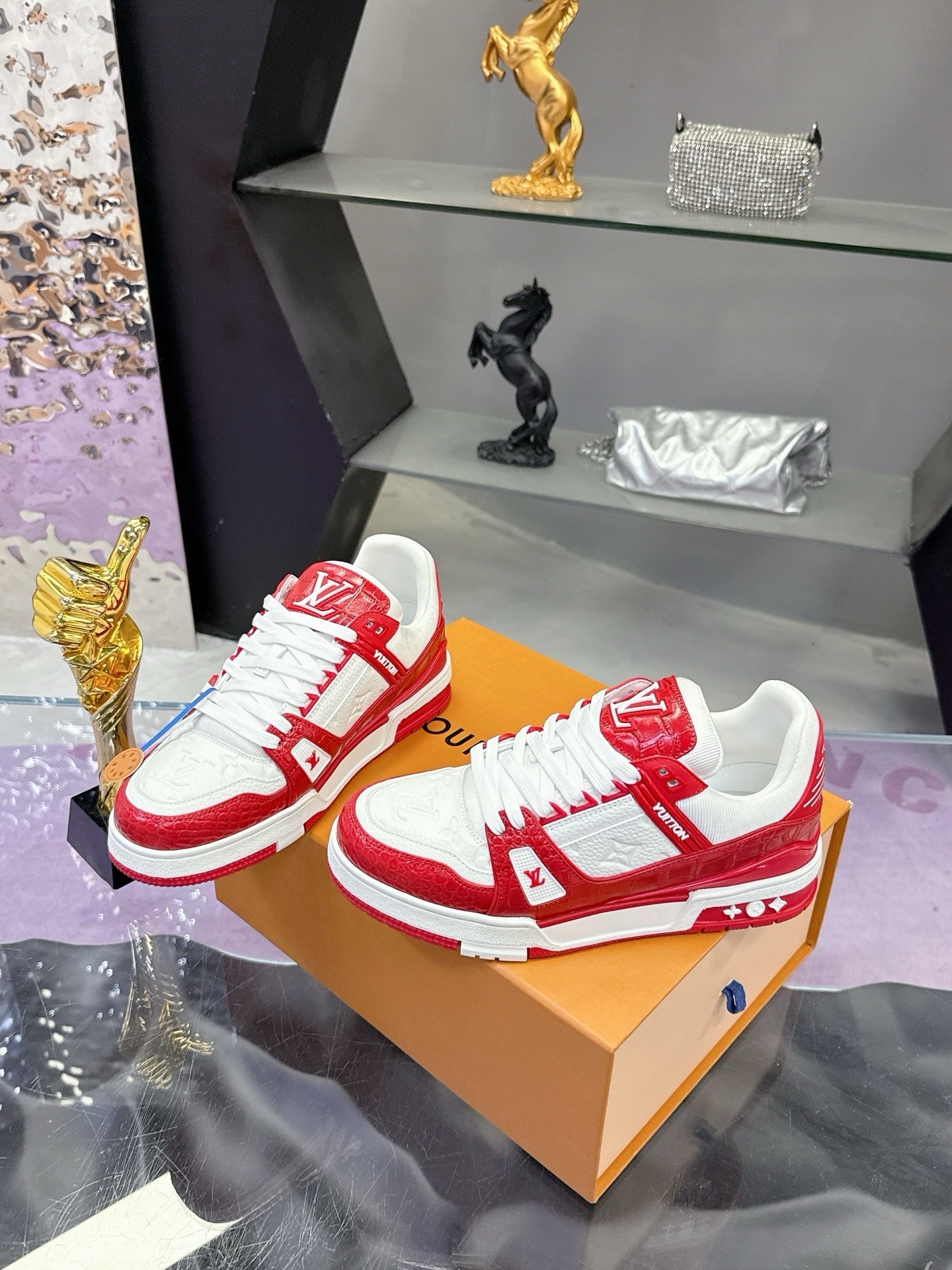 Louis Vuitton shoe Cowhide red crocodile pattern