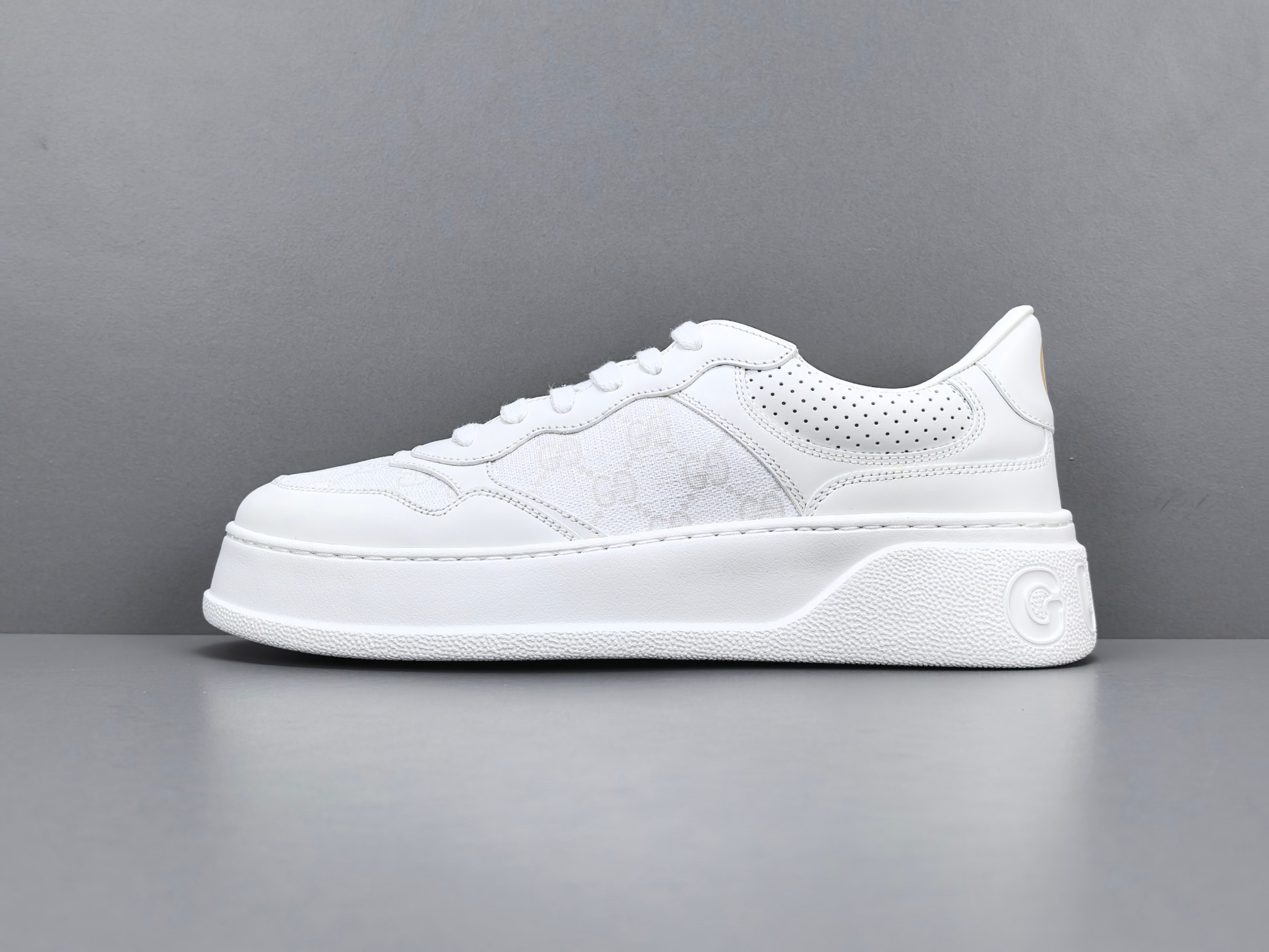 GUCCI SHOE P Channel Advantage Partihandel tillgänglig