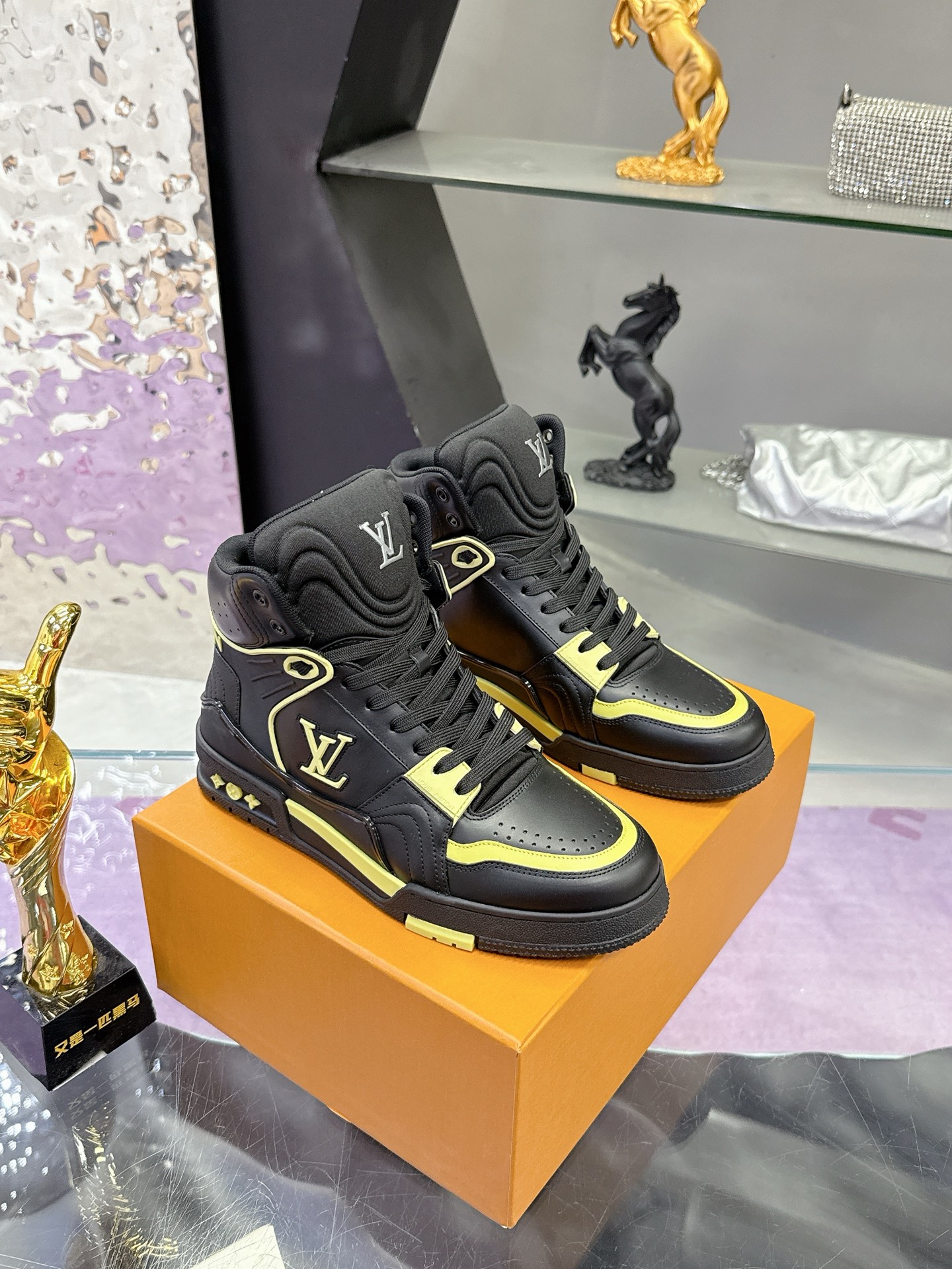 Scarpa Louis Vuitton Lv2025 modello da passerella Milano uomo ultima spedizione