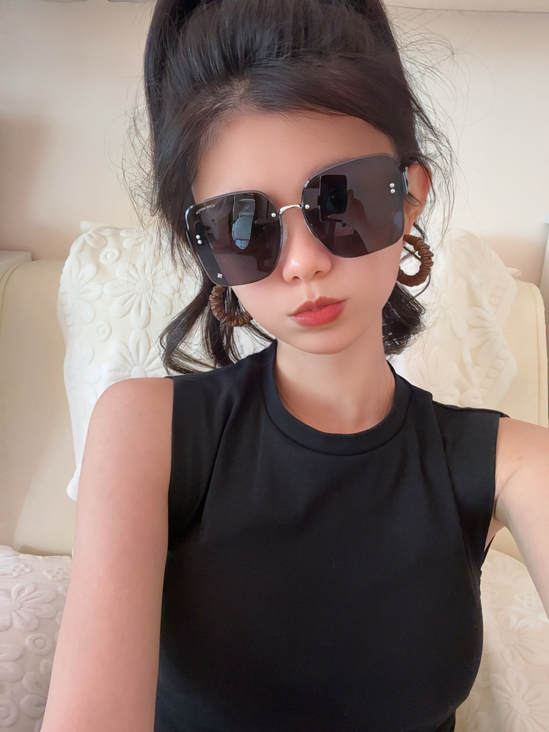 LV glasses L1550 large-frame sunglasses with classic square frame, elegant with coat or dress, nylon — AAA Quality Replica