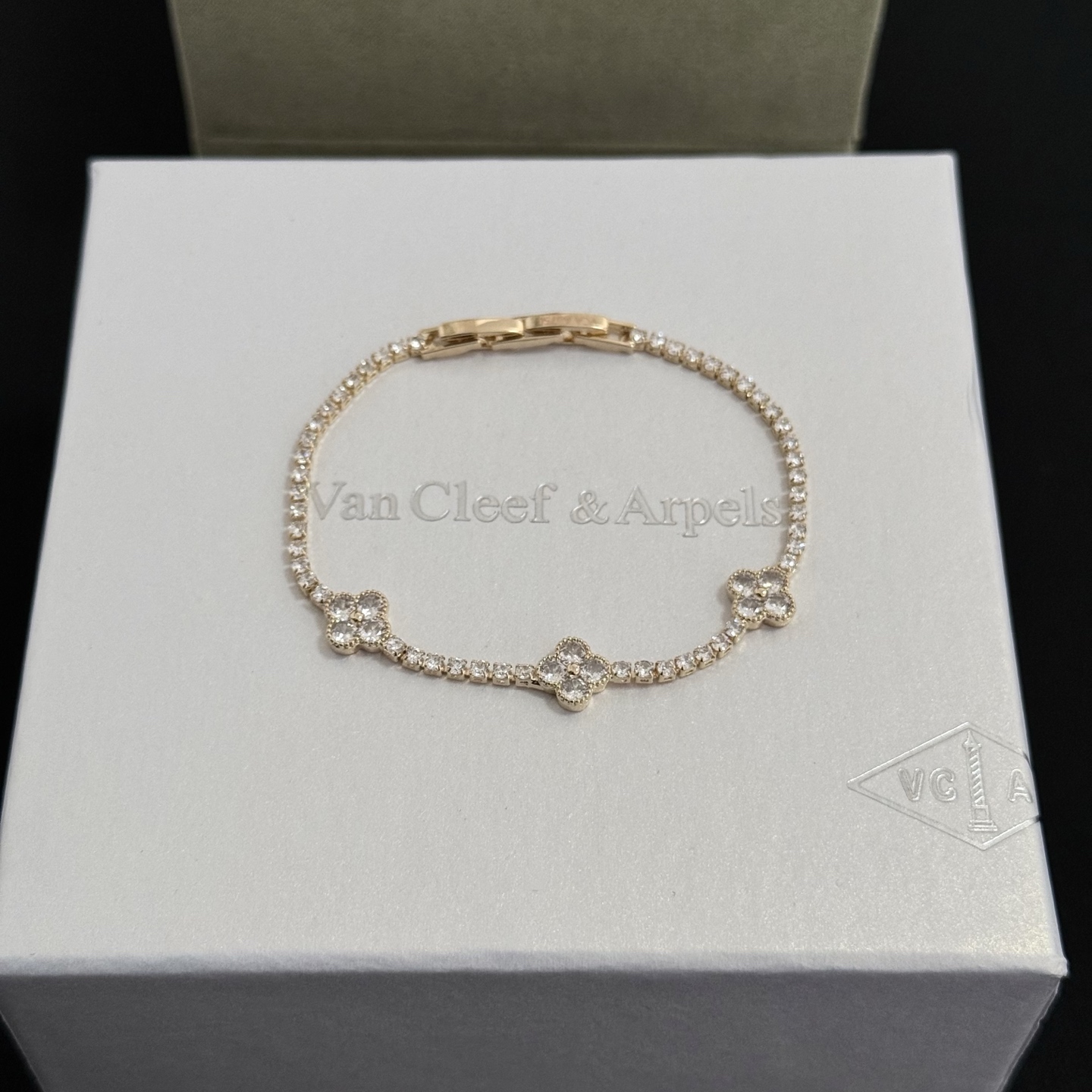 Bracciale Van Cleef Arpels Alhambra in oro rosa con diamanti trasparenti 17 cm