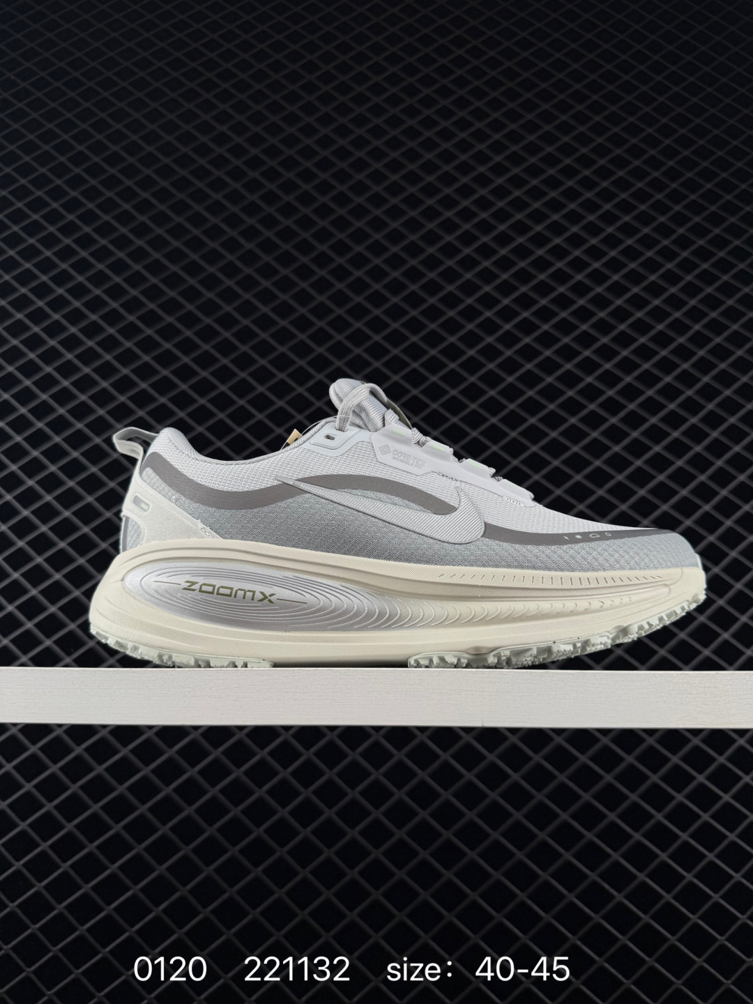 Nike Vomero 18 Gore-Tex Light Gray White 40-45 Running Men s BS-73060