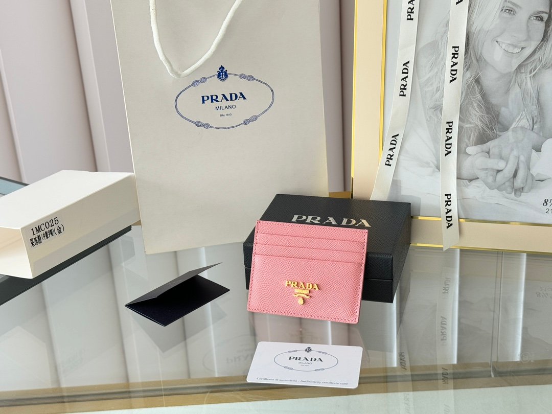 PRADA bag Prada‌ ​ ​ ‎ ， ‌ ‎ ， ‌ 1MC025， ‎ ​ ‎ ​ ‌ ​ ‎ ‌ ， ‌ ‎ ‌ ‎ ​ ‌ ‎ ‌ ​ ！ ‌ ​ ‌ ‌ ‎ ​ ​， ​ ‌Saffiano ‌ ‎ ​ ‎ ‌ ‎ ​ ​ ‌