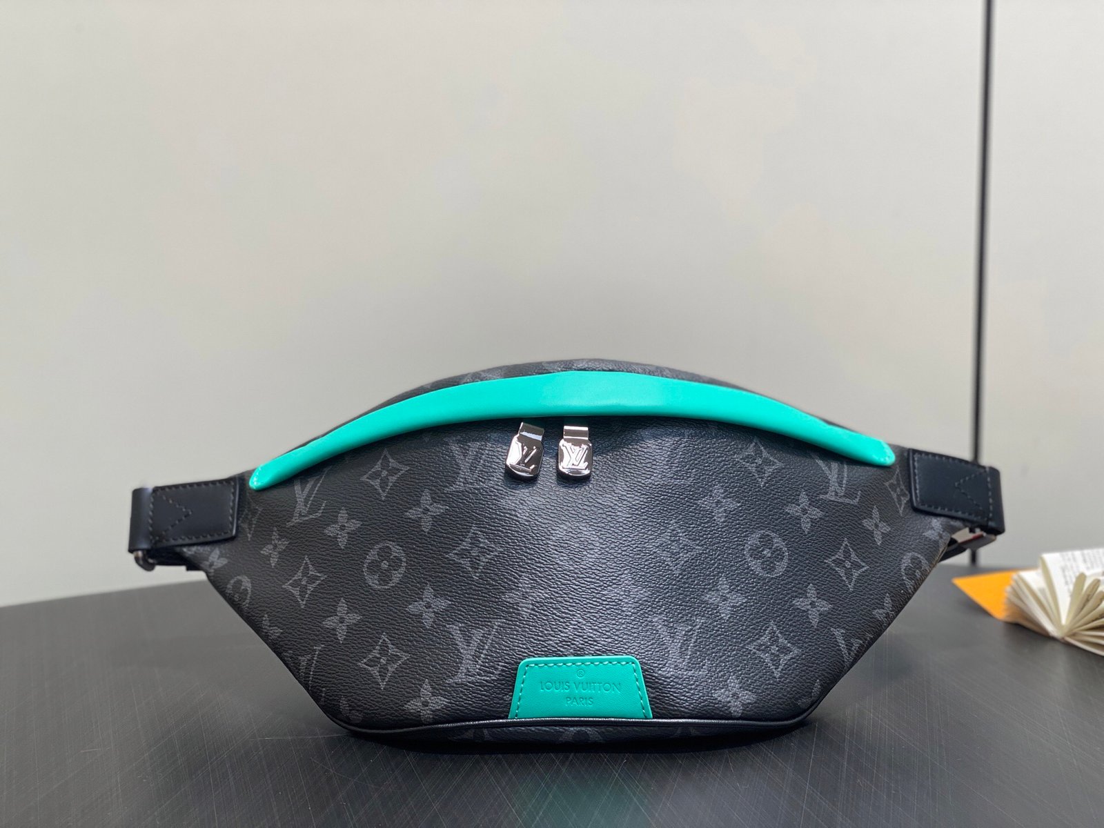 purse replicaM25924 Discovery Monogram Edipse 44 x 15x 9 x x M