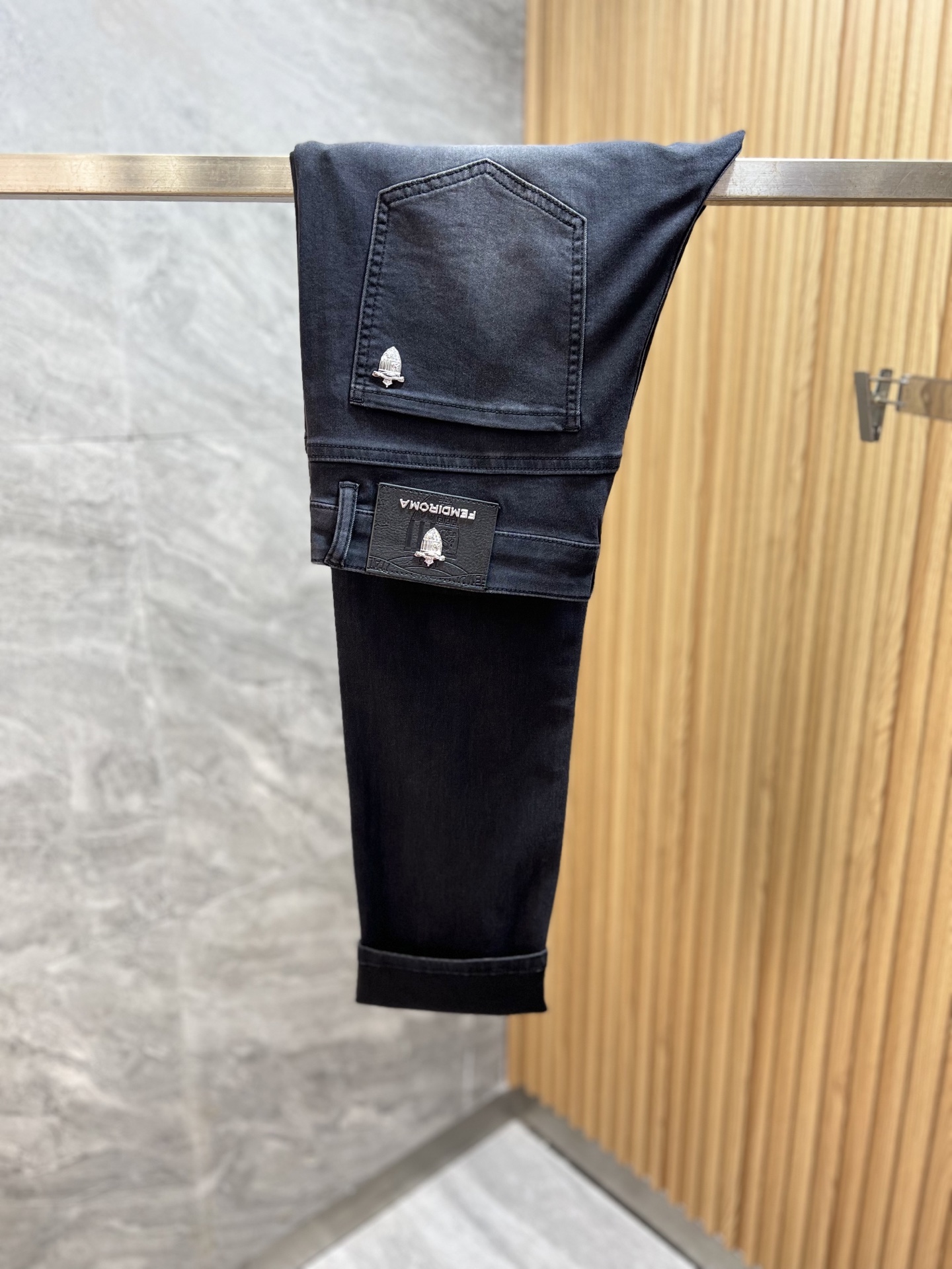 Fendi men Fendi 2026 spring and summer new products, complete with three labels, jeans, good products, — Premium Replica