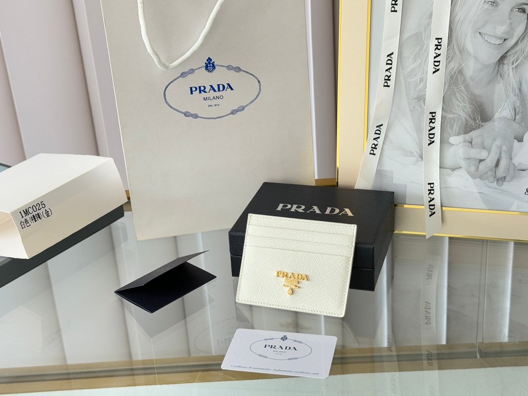 PRADA bag Prada‌ ​ ​ ‎ ， ‌ ‎ ， ‌ 1MC025， ‎ ​ ‎ ​ ‌ ​ ‎ ‌ ， ‌ ‎ ‌ ‎ ​ ‌ ‎ ‌ ​ ！ ‌ ​ ‌ ‌ ‎ ​ ​， ​ ‌Saffiano ‌ ‎ ​ ‎ ‌ ‎ ​ ​ ‌