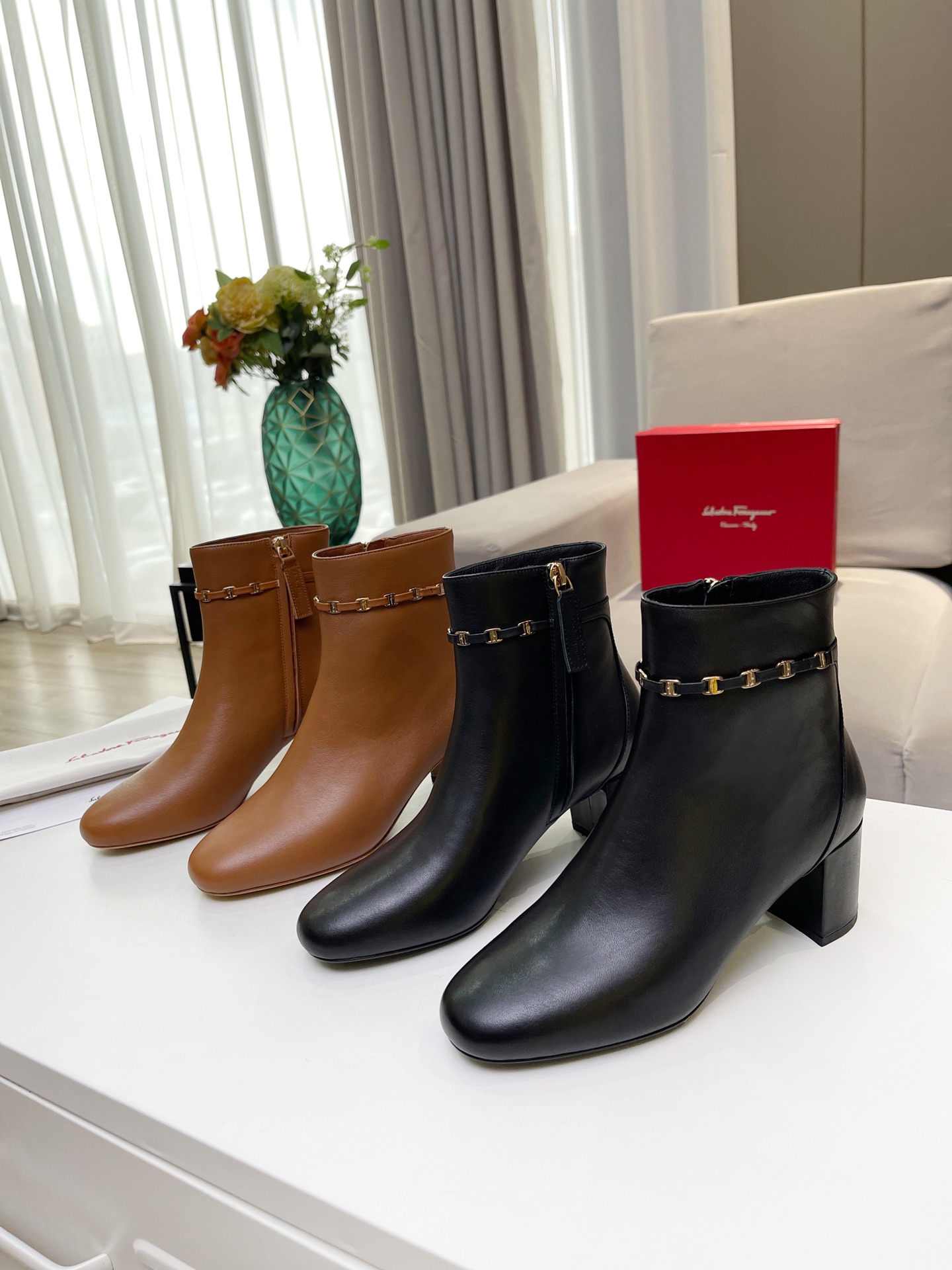 Ferragamo women's shoes Salvatore Ferragamo VARA — 1:1 Replica
