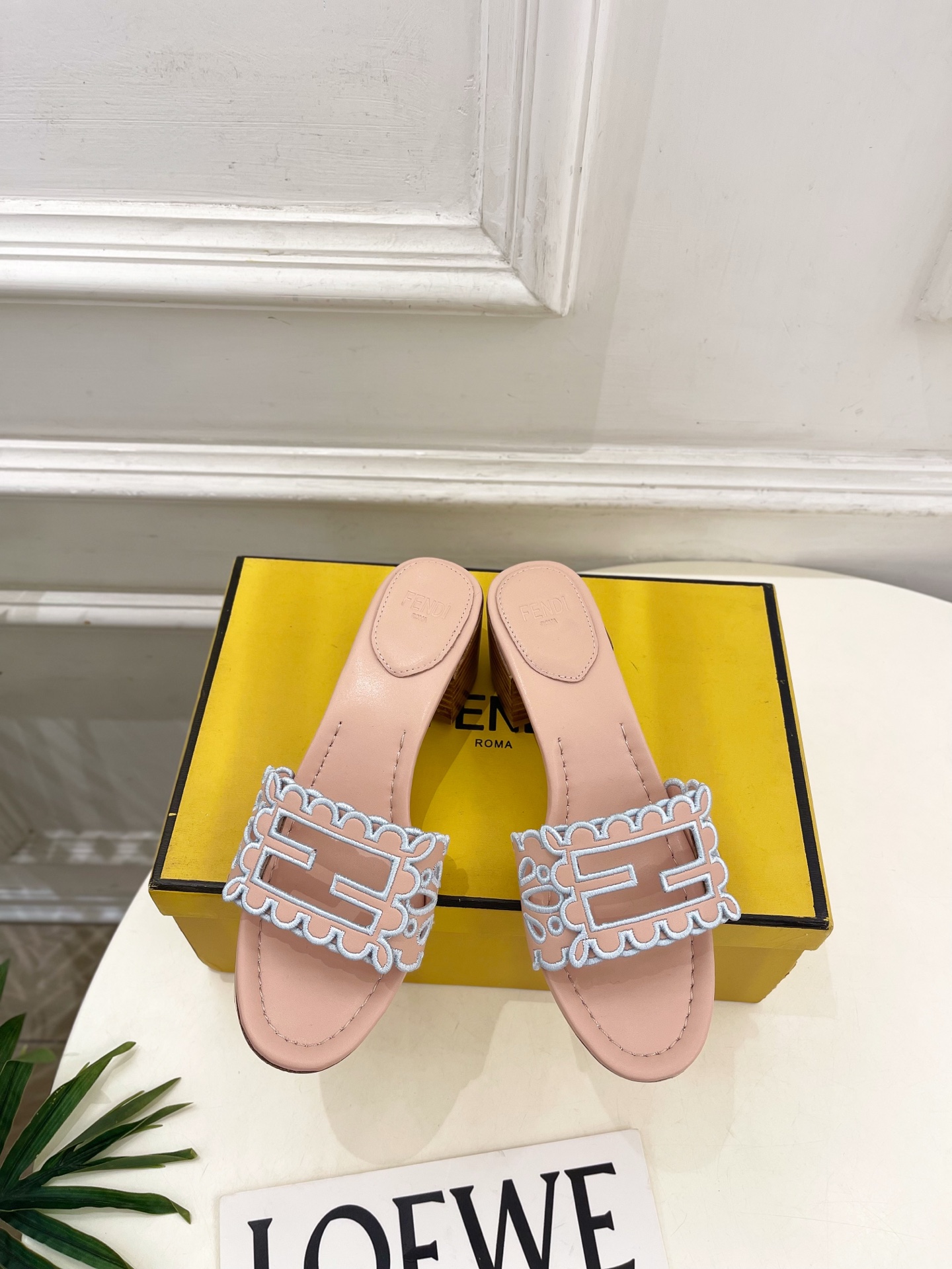 Fendi women's shoes 𝐅𝐄𝐍𝐃𝐈 | Fendi 26𝐬𝐬 — Premium Replica