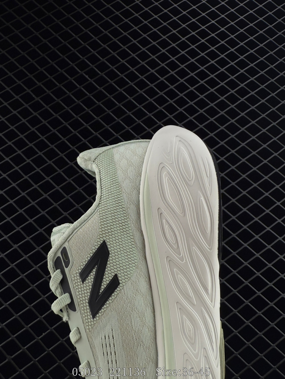 New Balance W1080: W1080 B14: 36-45: 221136