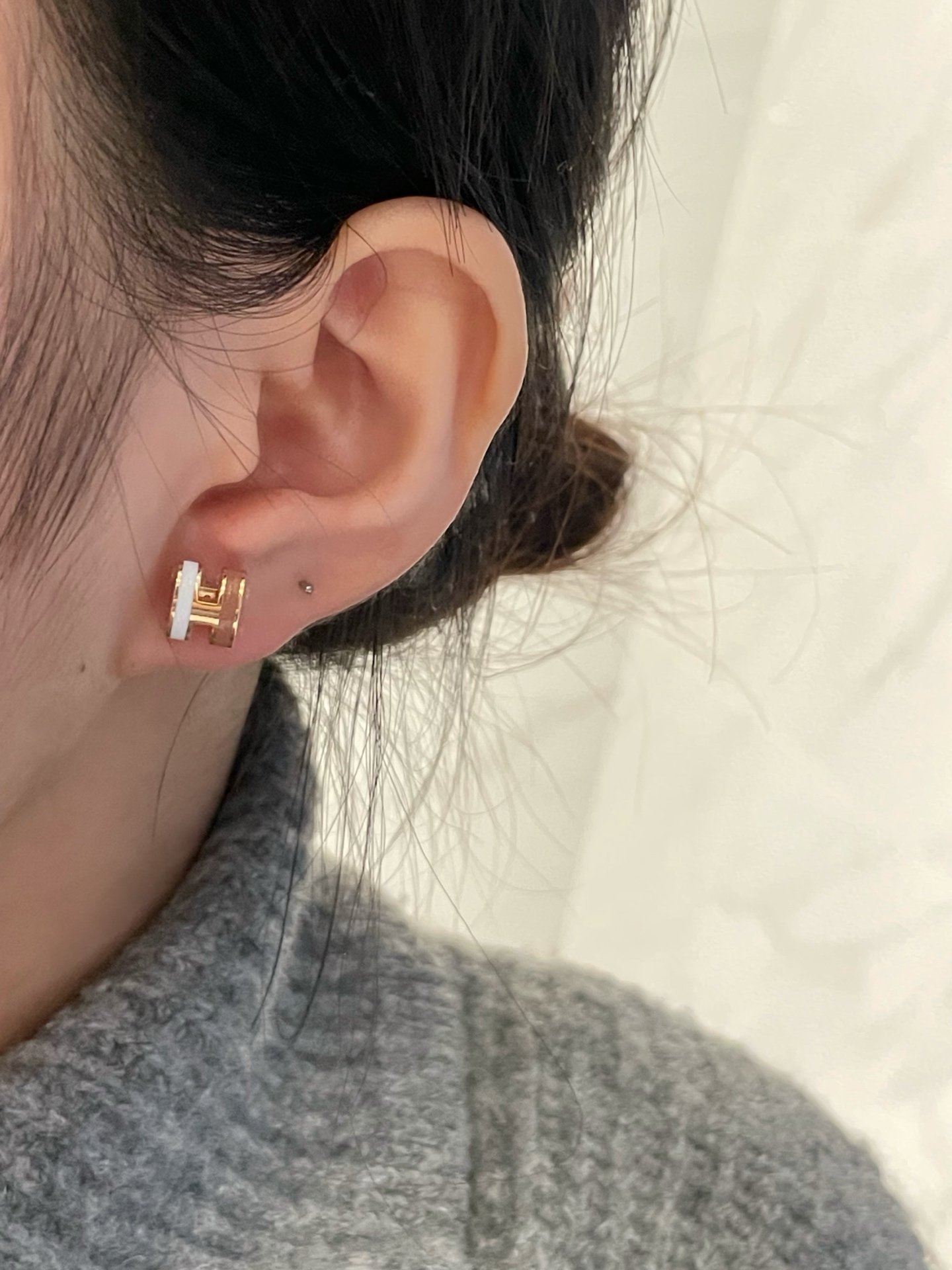 Hermes Mini Pop H earrings rose gold-tone metal with white and blush pink enamel 9mm stud diameter