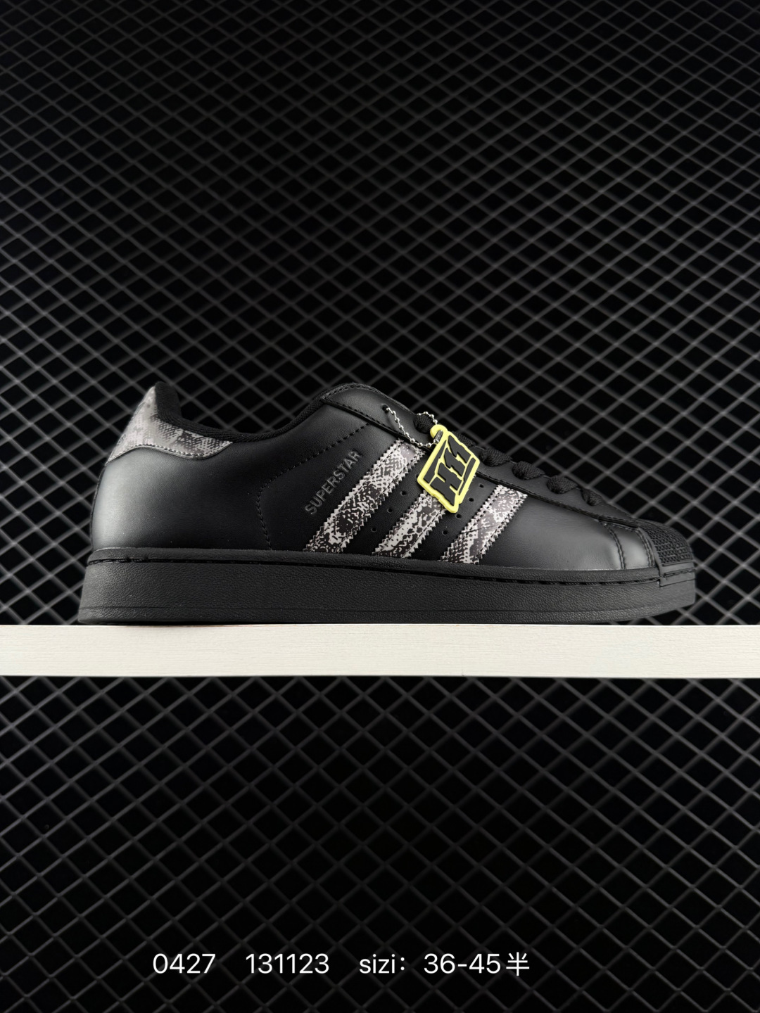 Adidas Originals Superstar XLG 35.5 36 36⅔ 37⅓ 38 38⅔ 39⅓ 40 — 1:1 Replica For Sale