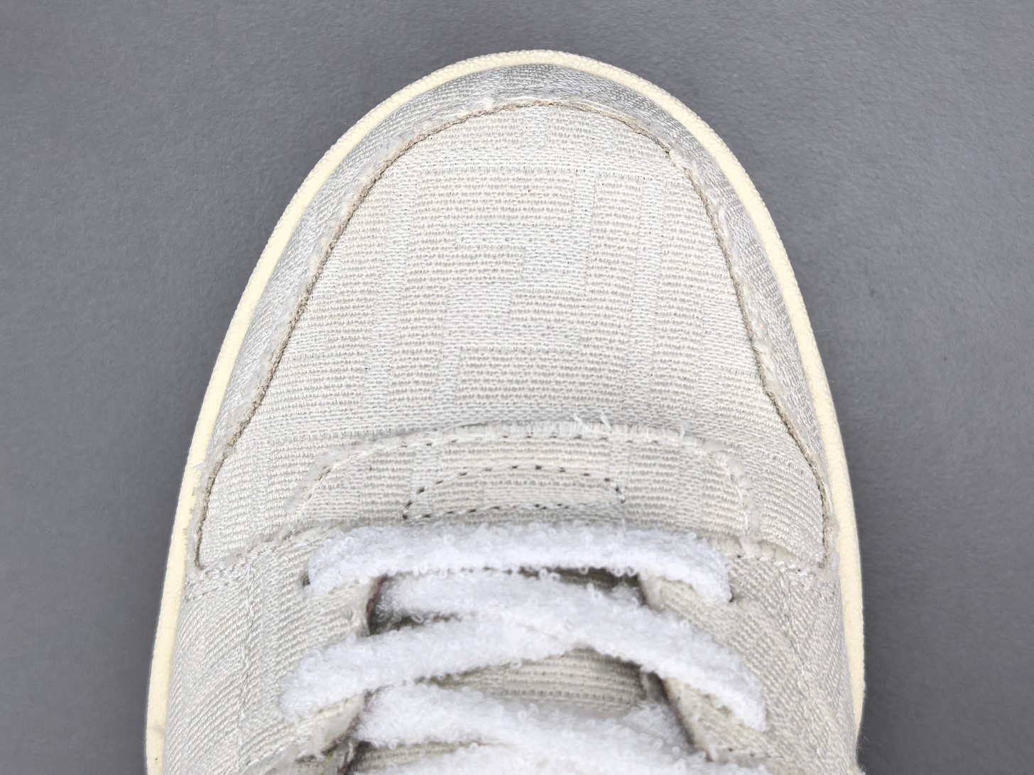 Vantagem do canal FENDI SHOE P, disponível no atacado