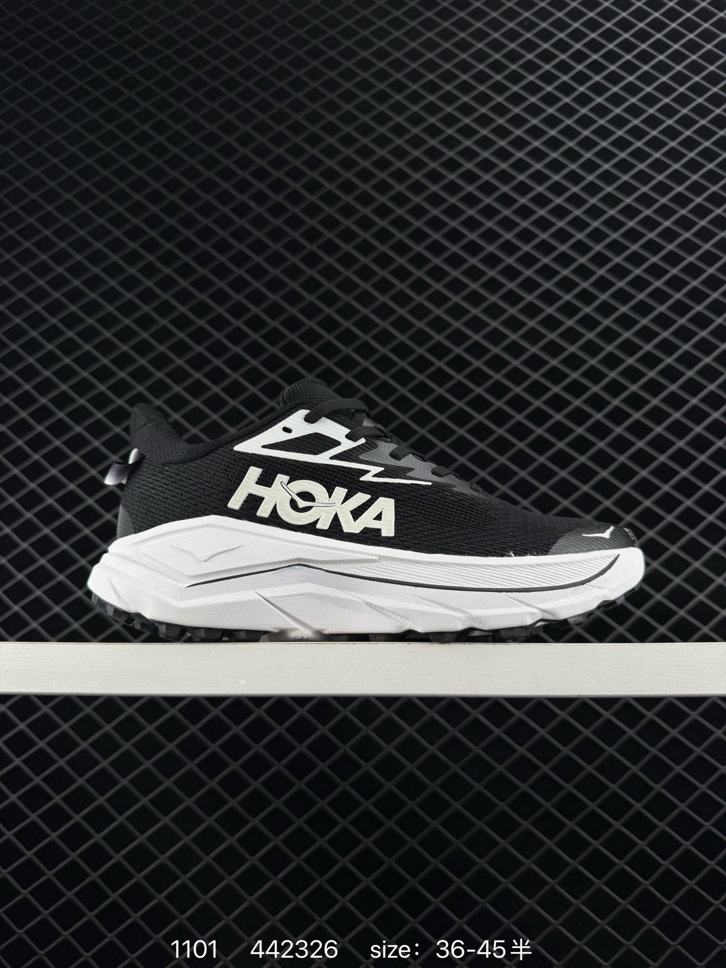 HOKA ONE ONE Challenger 8 Black White EU 36-45 Trail Shoe Trail Running Sneakers - Unisex BS-86400